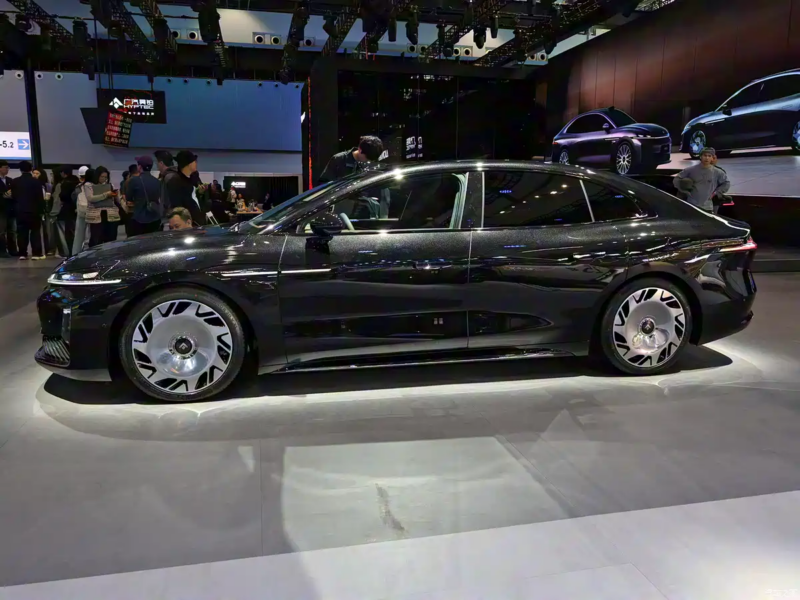 GAC Hyptec A800 представит интерьер на автосалоне в Гуанджоу 2025, представив Huawei Qiankun ADS 4 Ultra