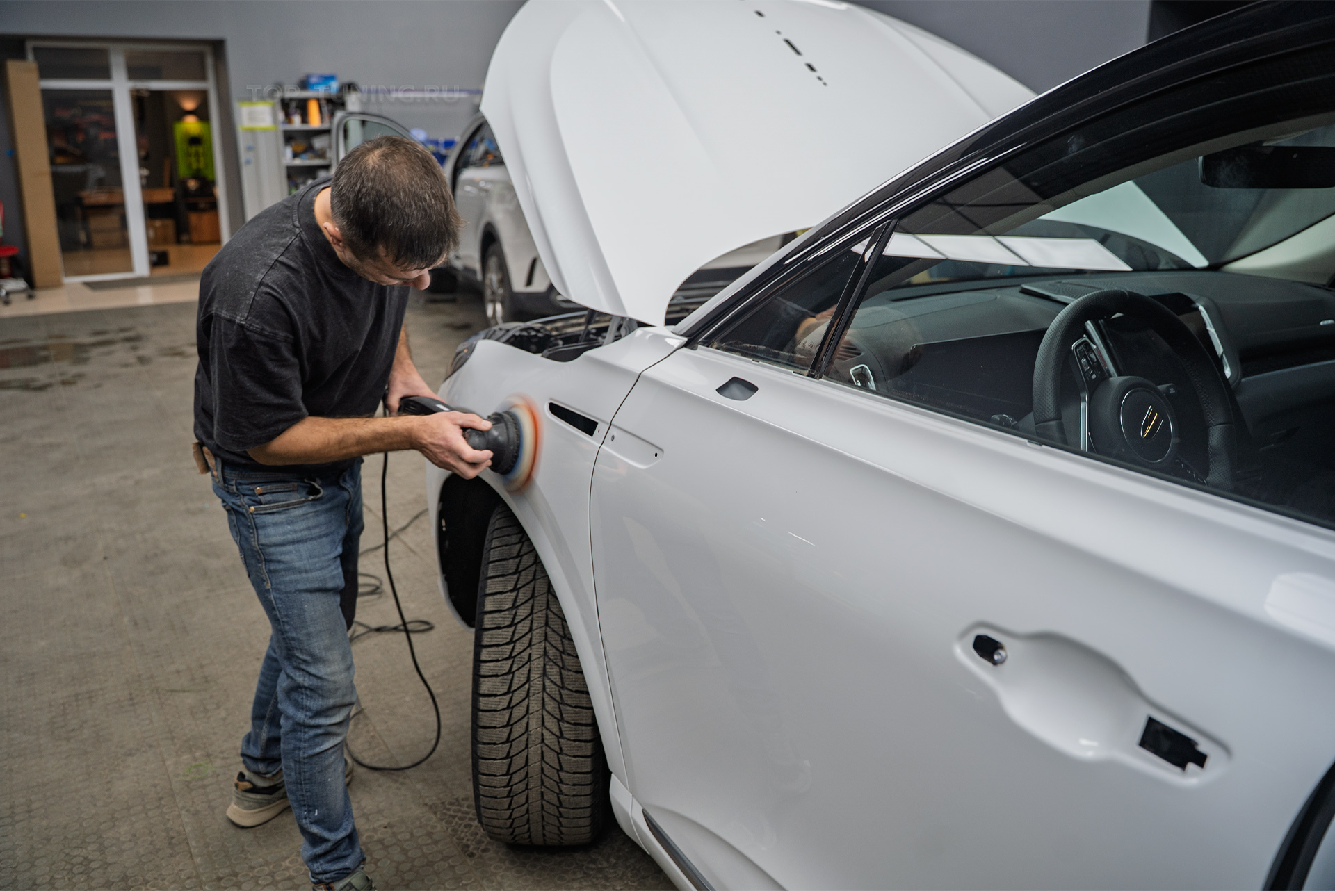 110666 Полная оклейка кузова + доводчики в двери + шумоизоляция дверей Hongqi HS5 2023+