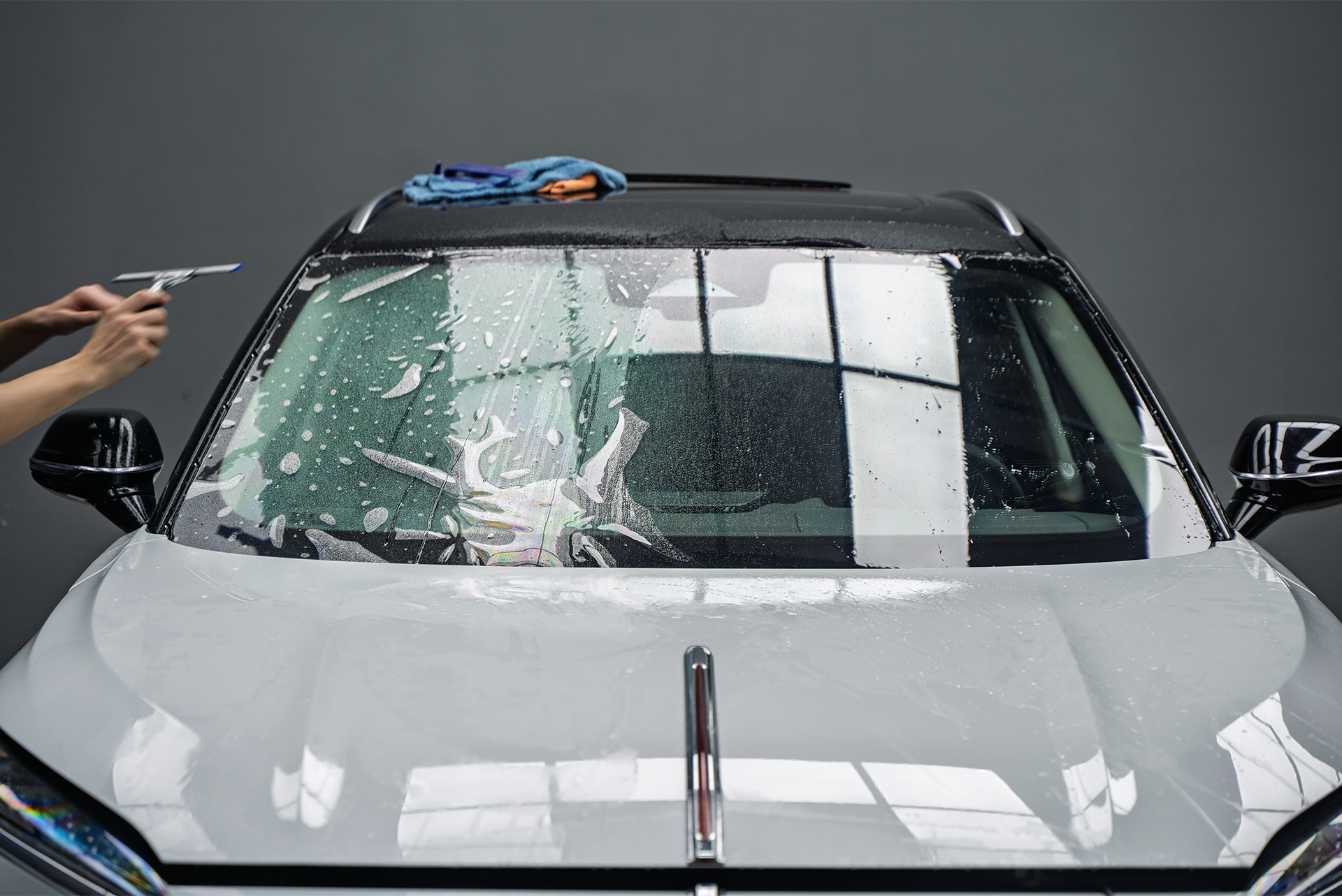 Полная оклейка кузова + доводчики в двери + шумоизоляция дверей Hongqi HS5 2023+