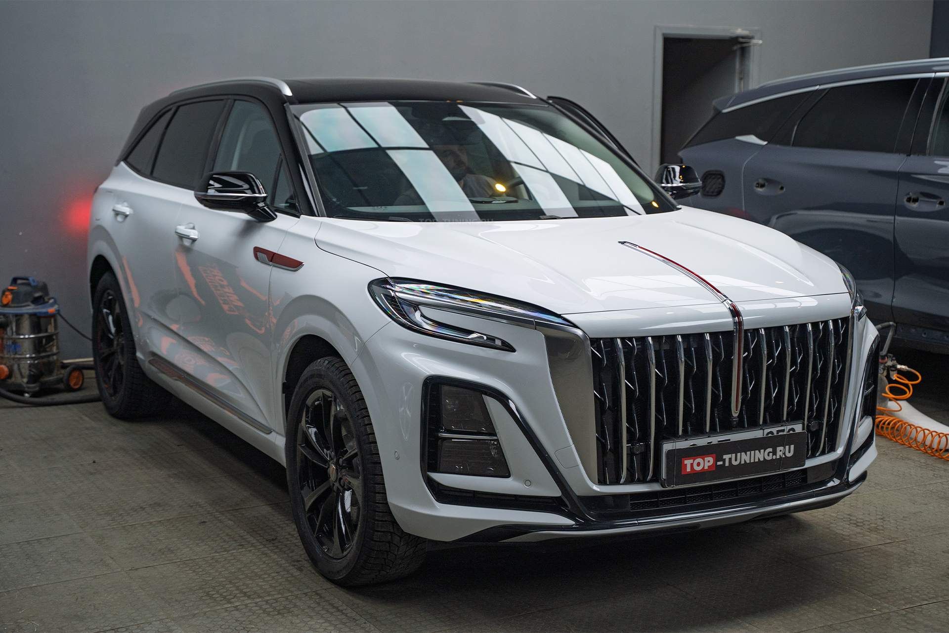 110666 Полная оклейка кузова + доводчики в двери + шумоизоляция дверей Hongqi HS5 2023+