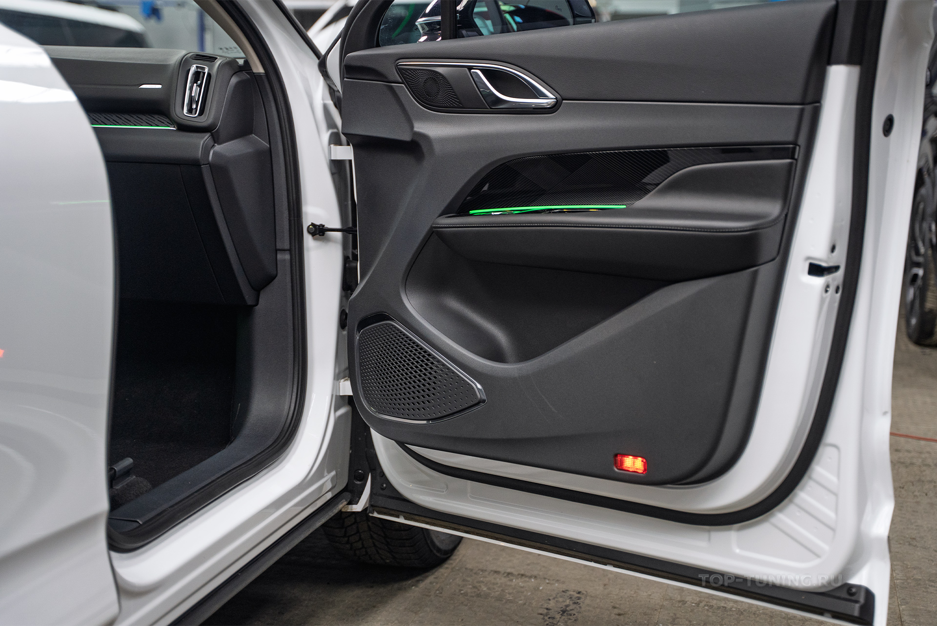 Полная оклейка кузова + доводчики в двери + шумоизоляция дверей Hongqi HS5 2023+