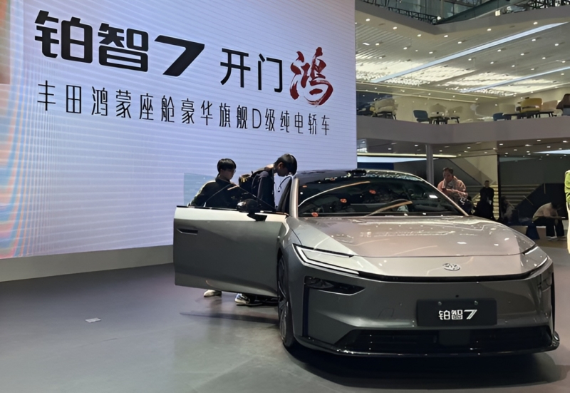 Автосалон в Гуанчжоу выявил кризисный момент для совместных предприятий, поскольку доминируют китайские технологии