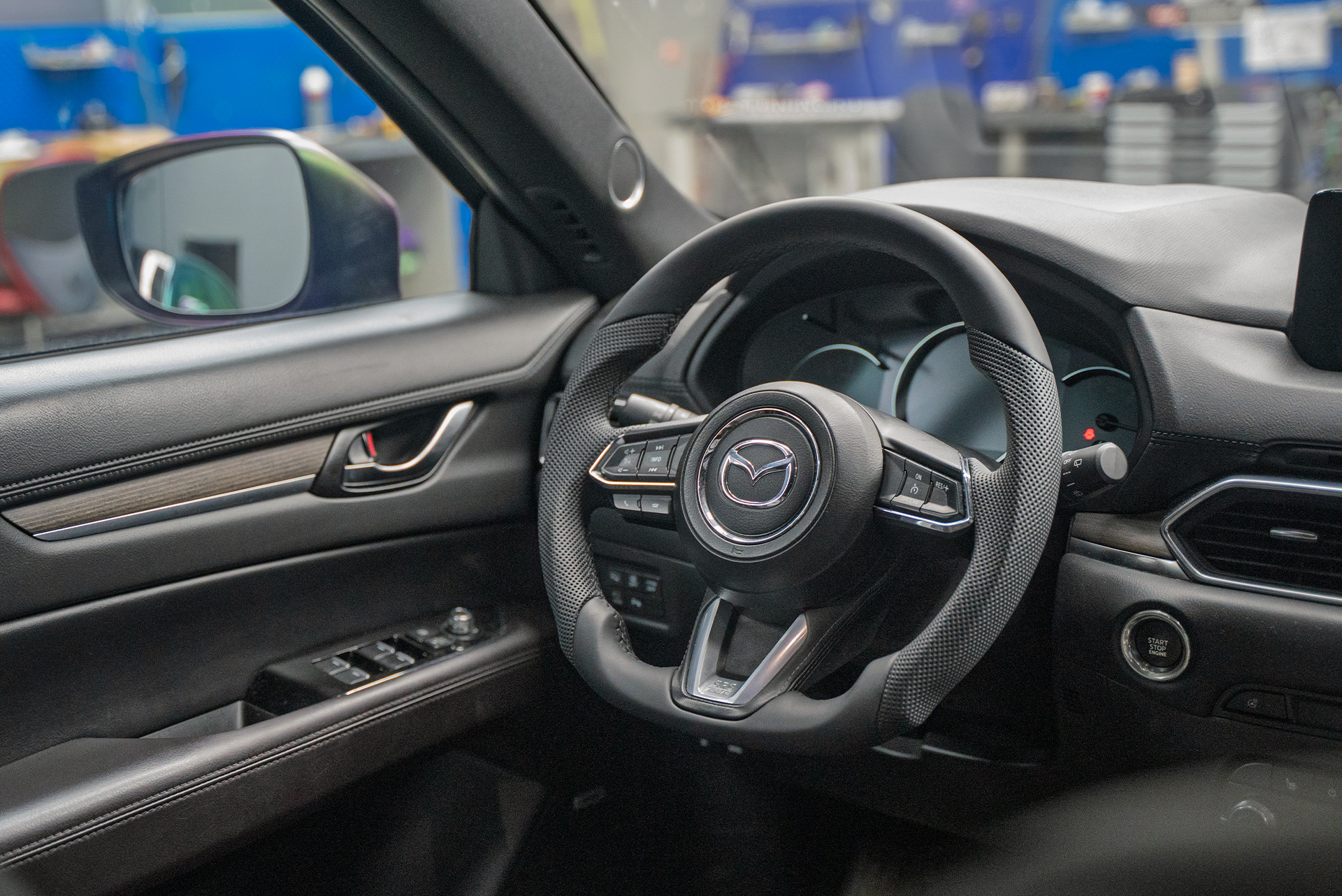 Замена оригинального руля Mazda CX-5 2017-2021 – анатомический руль Kenstyle