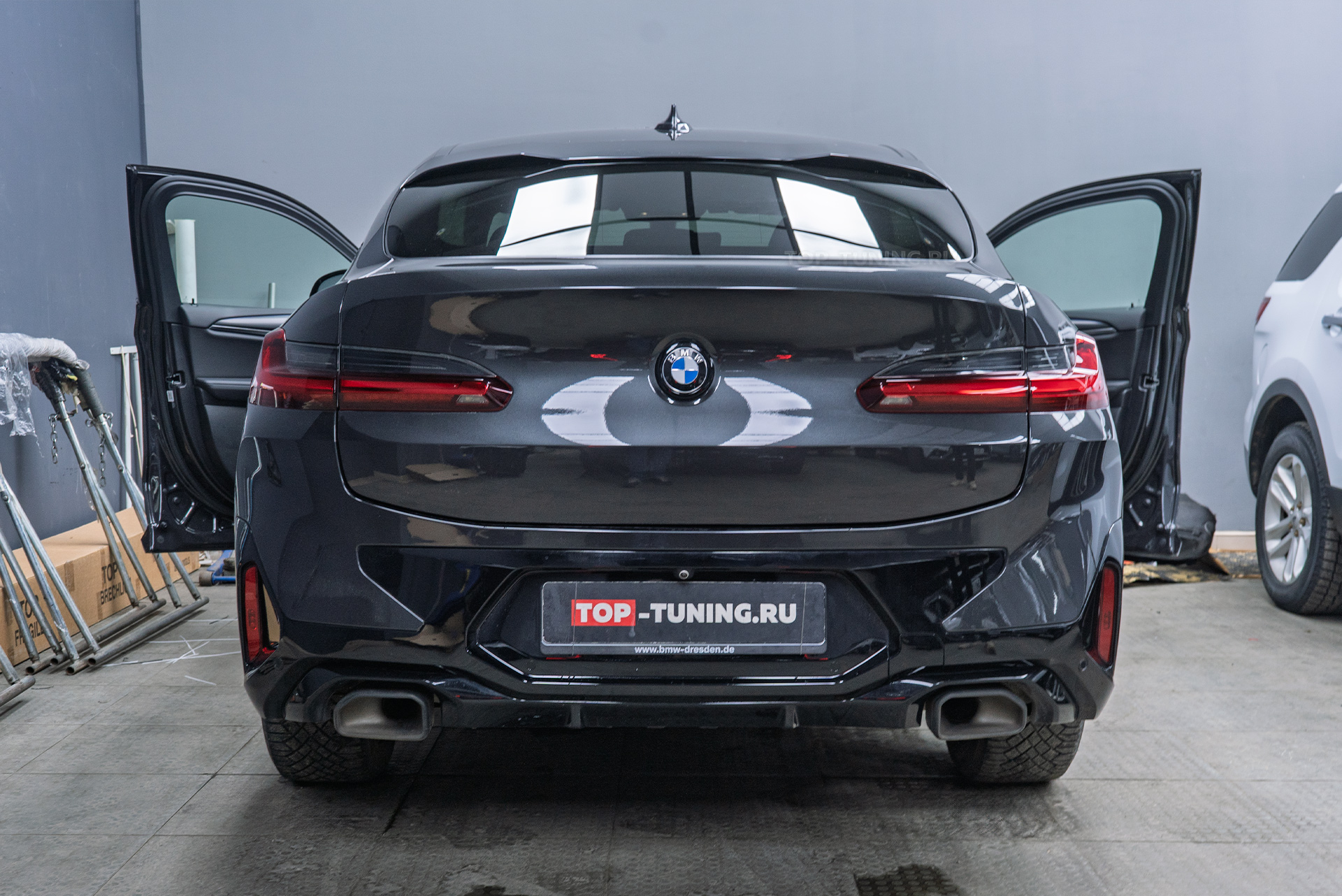 110703 Монтаж электронных доводчиков в двери BMW X4 G02 2022 Монтаж электронных доводчиков в двери BMW X4 G02 2022
