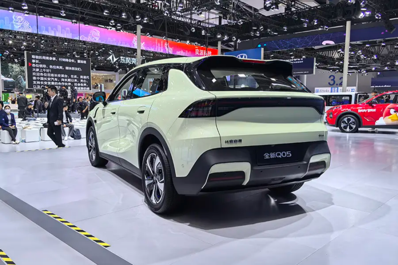 Электрический внедорожник 2026 Changan Nevo Q05 с запасом хода 506 км стоит от 11 200 долларов В Китае