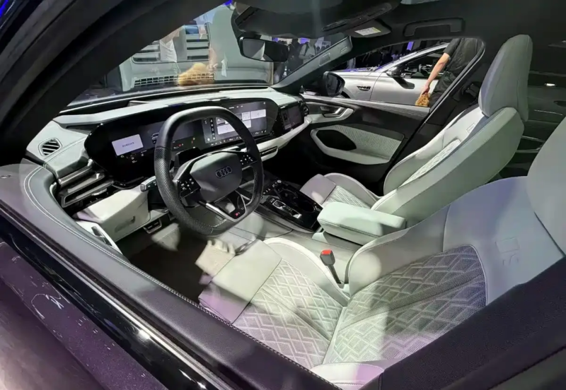 Audi A5L Qiankun Edition стал первым в мире бензиновым автомобилем с интеллектуальной системой вождения Huawei