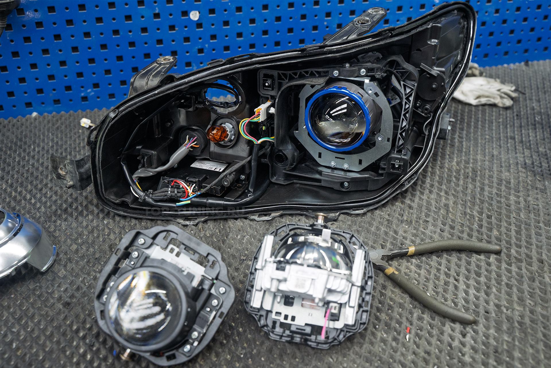 Тюнинг оптики Subaru Levorg 2014-2020 &ndash; новые LED-линзы Prisma и ПТФ