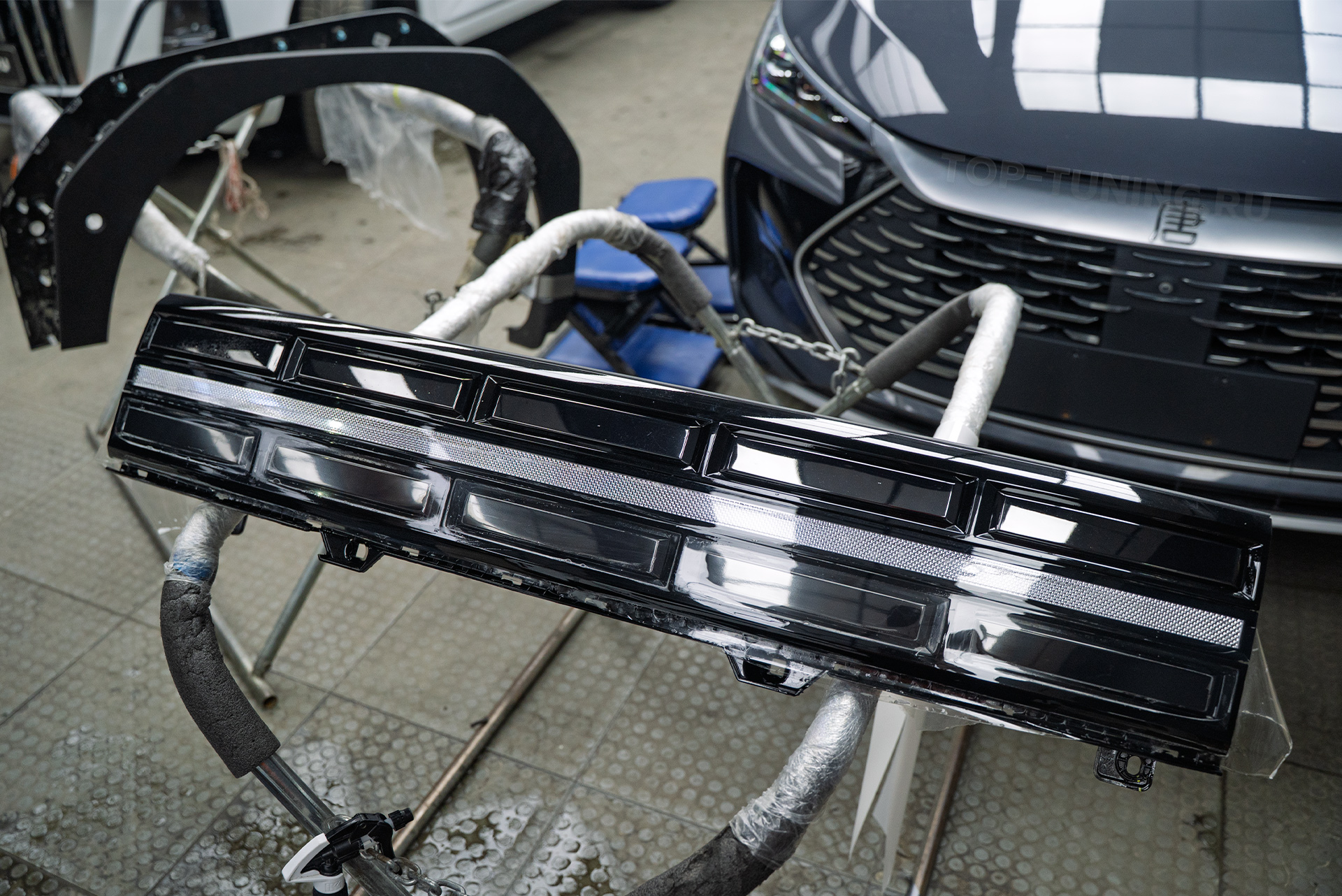 Оклейка зоны риска нового Hyundai Santa Fe 2023+ против сколов и царапин на ЛКП