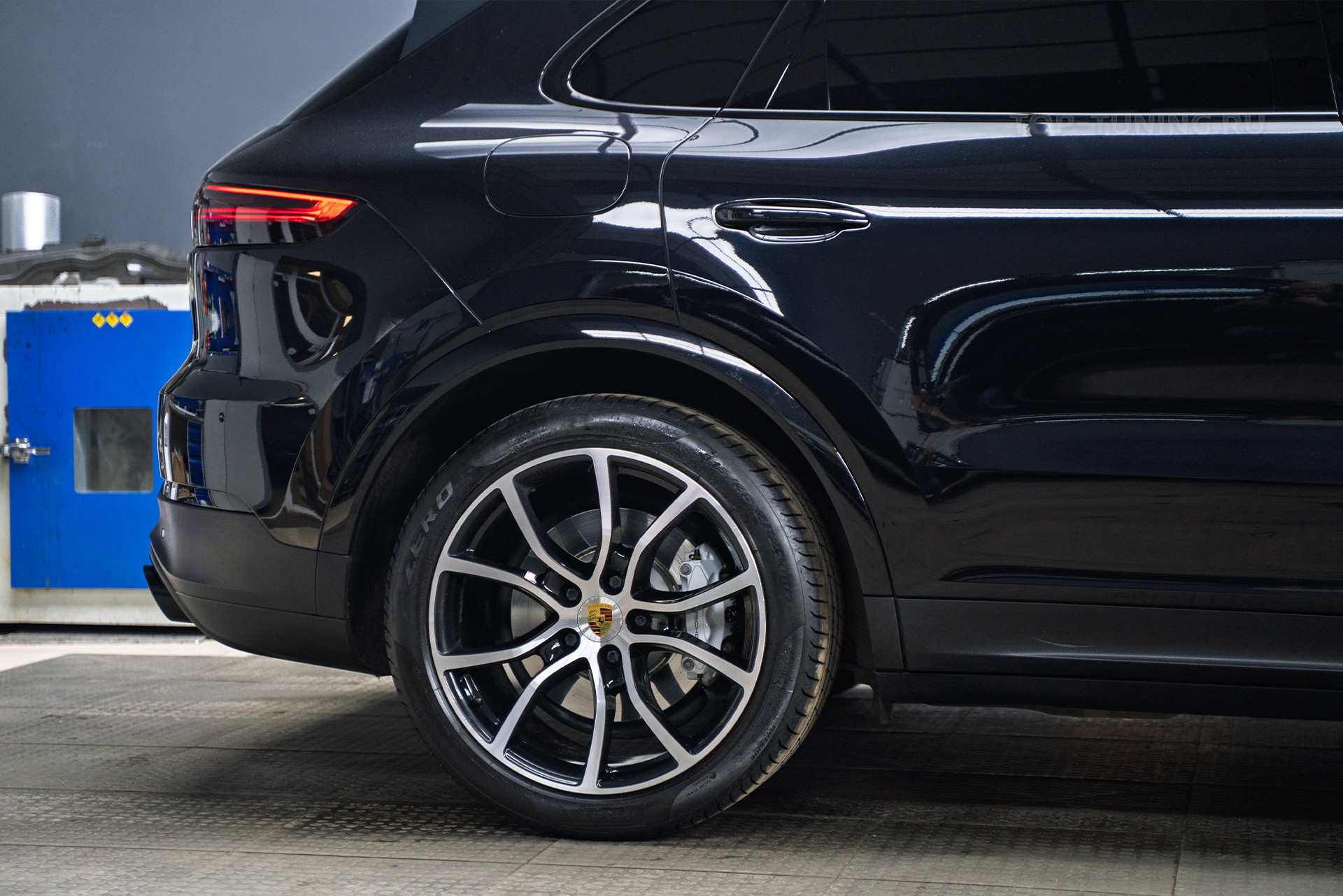 110727 Керамика кузова + оклейка капота и фар Porsche Cayenne III