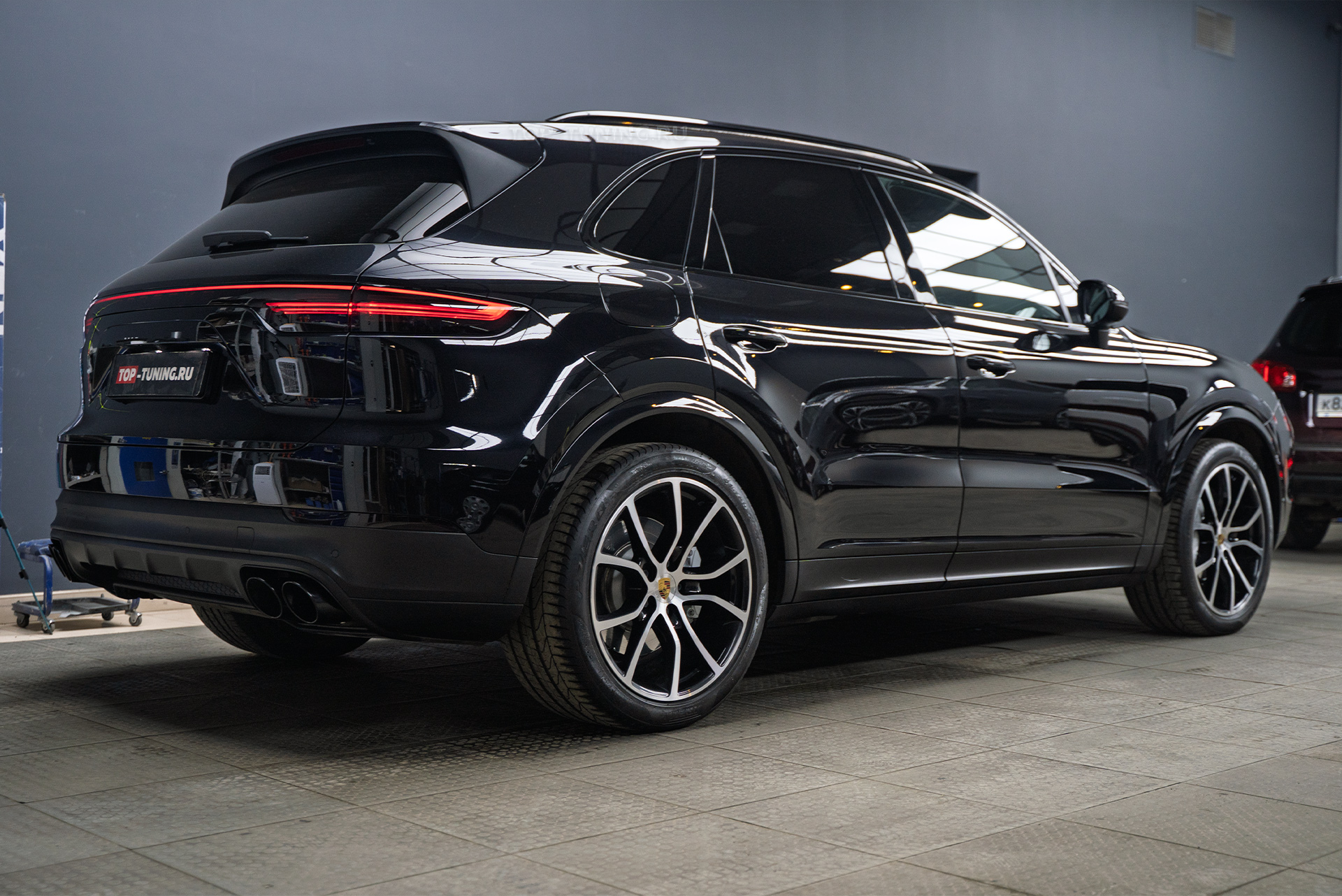 Керамика кузова + оклейка капота и фар Porsche Cayenne III 110727 Керамика кузова + оклейка капота и фар Porsche Cayenne III