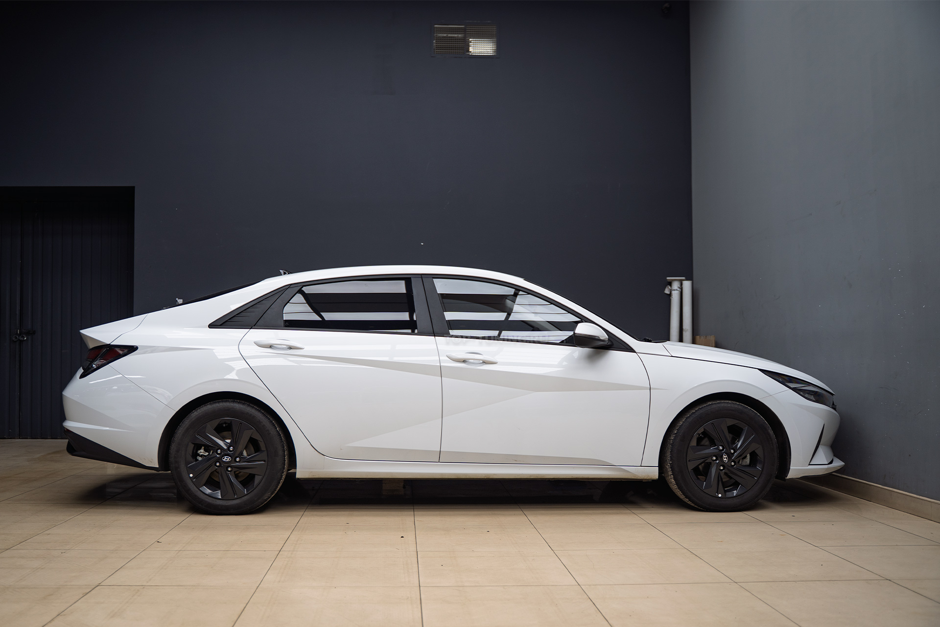 Виброизоляция дверей + атмосферная подсветка салона Hyundai Elantra 2023+ 110750 Виброизоляция дверей + атмосферная подсветка салона Hyundai Elantra 2023+