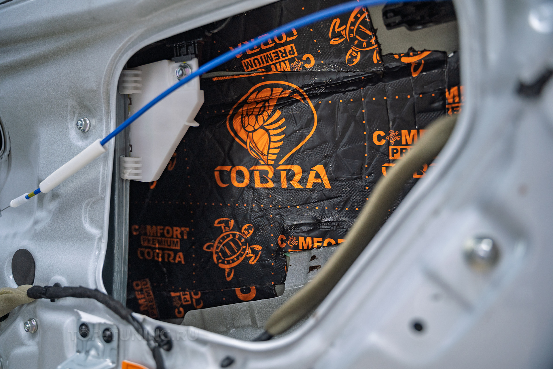 Виброизоляция дверей + атмосферная подсветка салона Hyundai Elantra 2023+ 110750 Виброизоляция дверей + атмосферная подсветка салона Hyundai Elantra 2023+