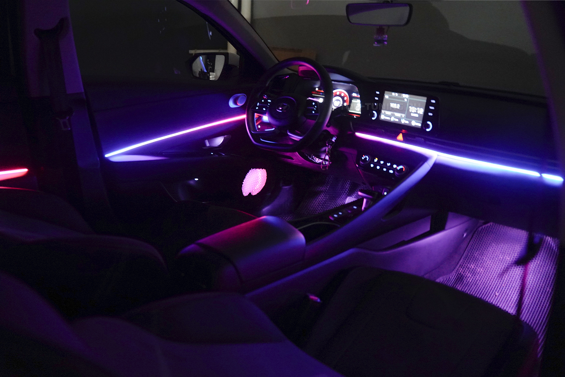 Виброизоляция дверей + атмосферная подсветка салона Hyundai Elantra 2023+