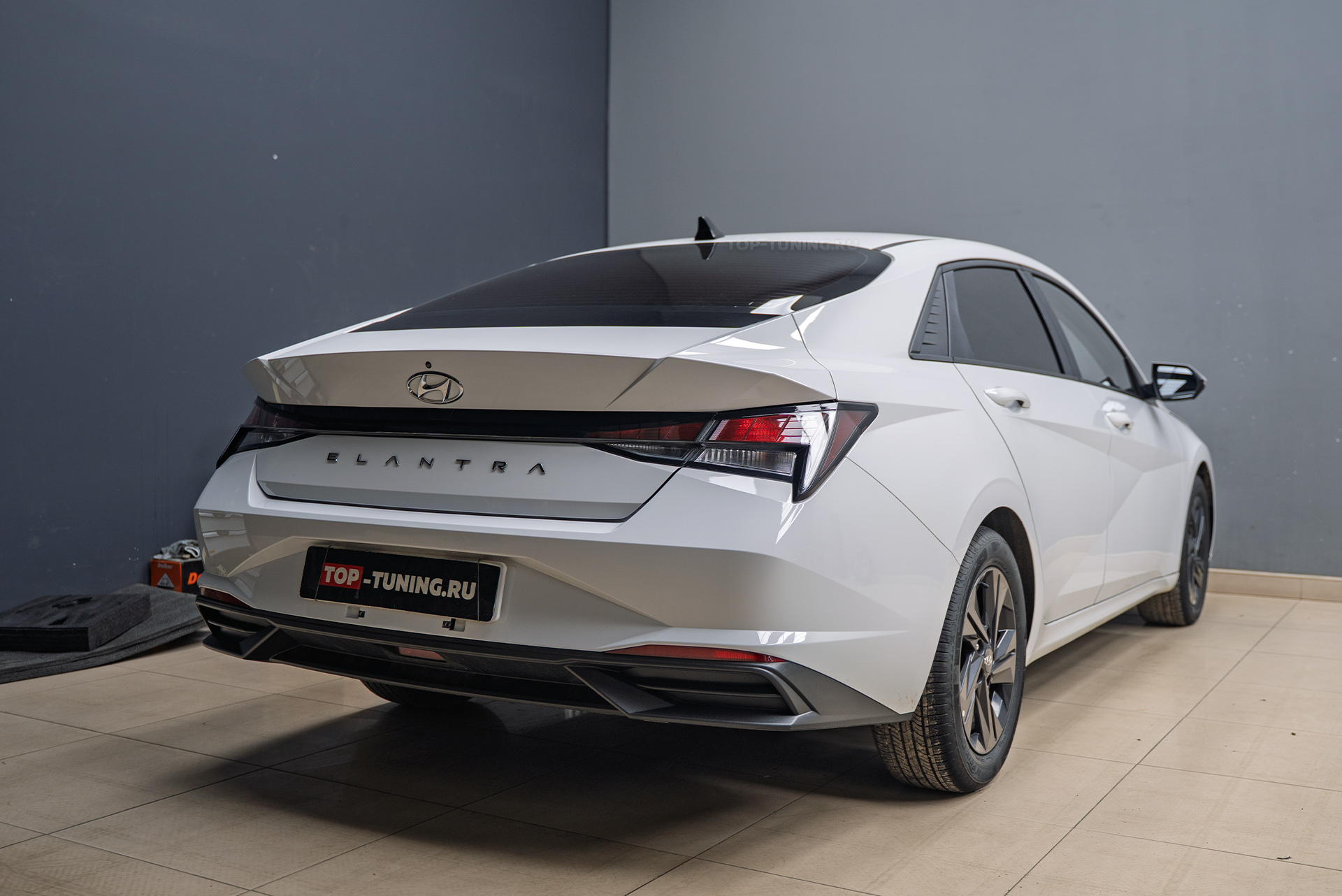 110750 Виброизоляция дверей + атмосферная подсветка салона Hyundai Elantra 2023+