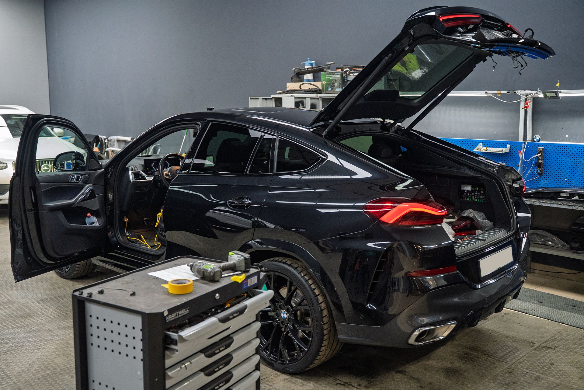 110757 Переделка задних фонарей для нового BMW X6 G06 рестайлинг из США Переделка задних фонарей для нового BMW X6 G06 рестайлинг из США