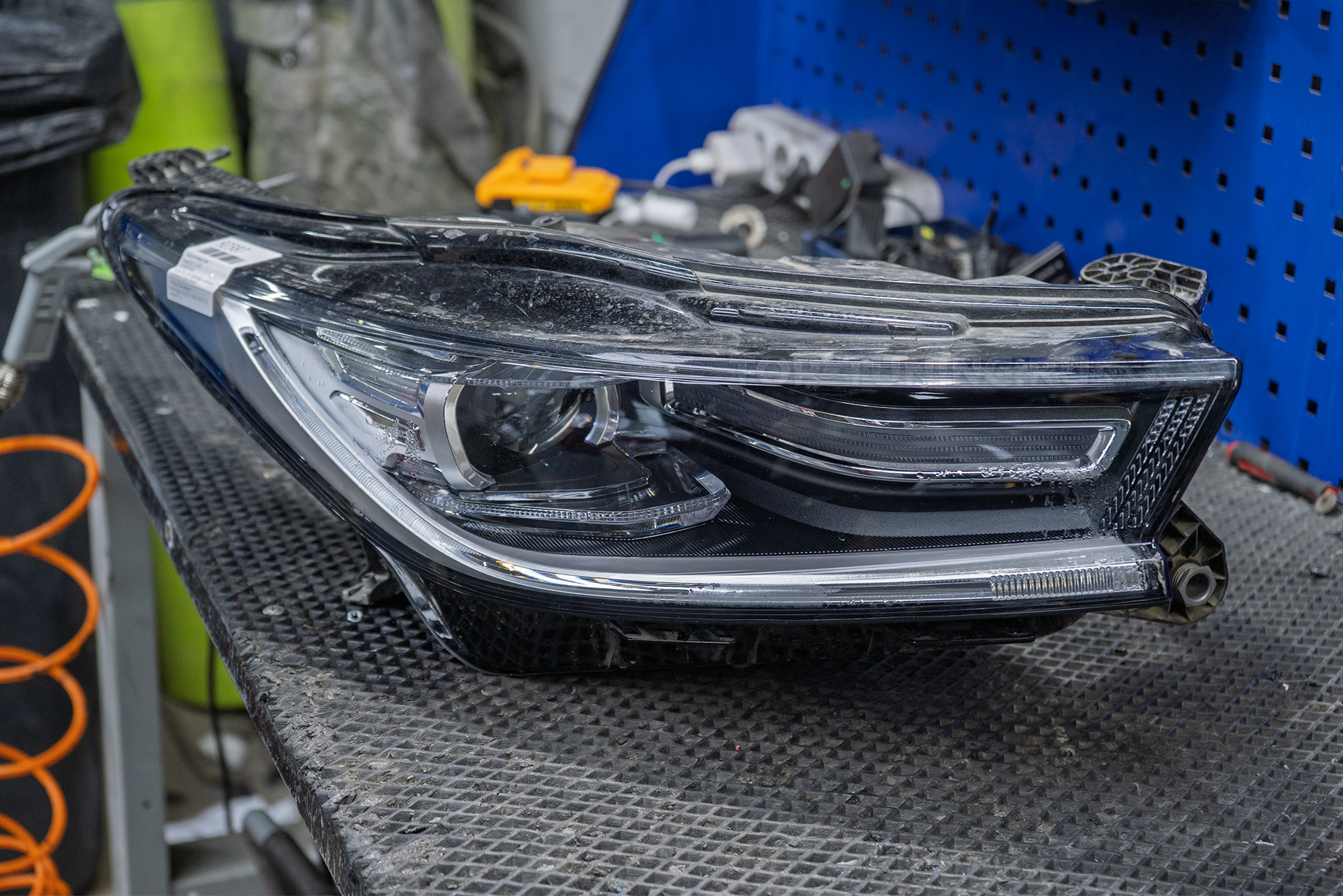 Замена линз в фарах Exeed TXL 2022 &ndash; модули Night Assistant Progressive