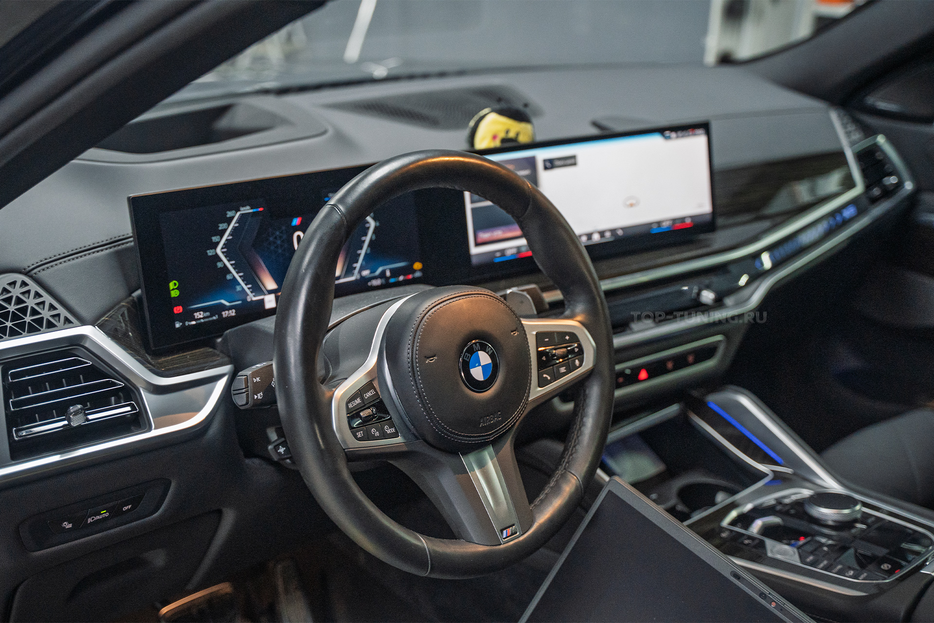 110760 Защита лобового стекла + полная химчистка салона + керамика для BMW X7 G07