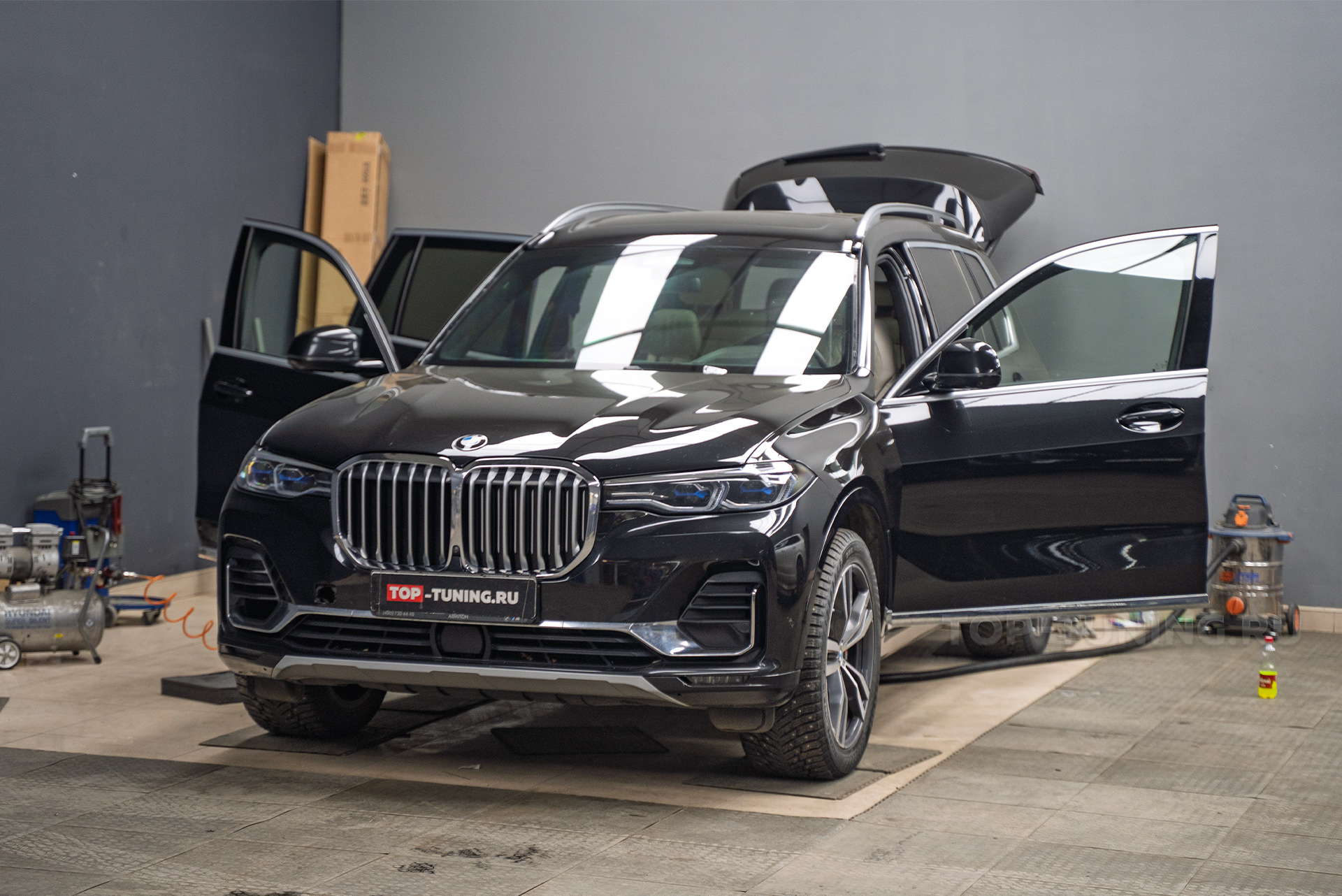 Защита лобового стекла + полная химчистка салона + керамика для BMW X7 G07