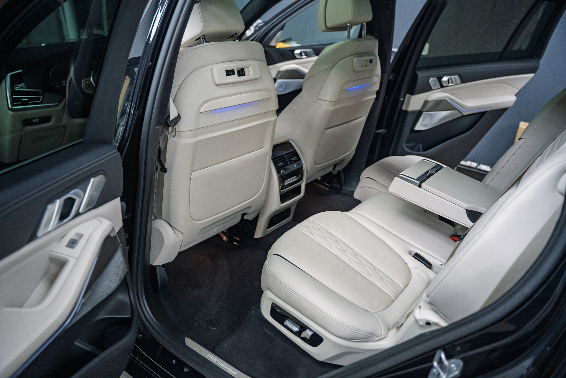 Защита лобового стекла + полная химчистка салона + керамика для BMW X7 G07