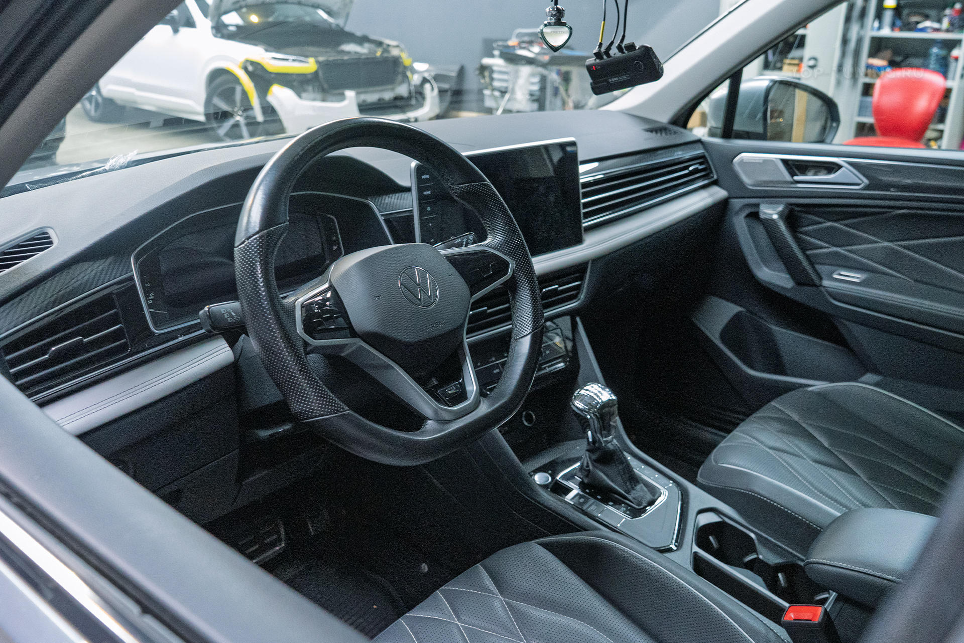 Система видеоконтроля GNET G-ON2 для Volkswagen Tiguan 2020 &ndash; монтаж и адаптация