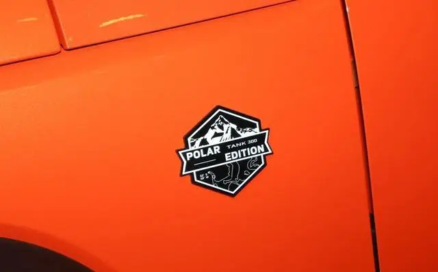 Серия, в которую вошли две модели, была впервые представлена на автосалоне в Гуанчжоу в 2025 году, где начался приём предварительных заказов. Модель Tank 300 Polar Edition выпущена тиражом 300 экземпляров по всему миру. Она разработана для профессион
