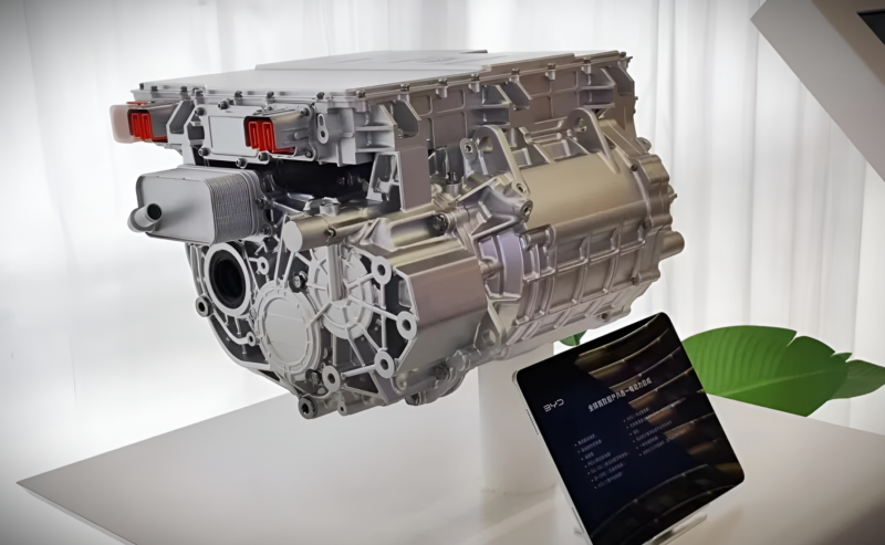 Компания BYD предлагает электромобили среднего класса с двигателем мощностью 240 кВт по более доступной цене по цене от 1,14 млн рублей