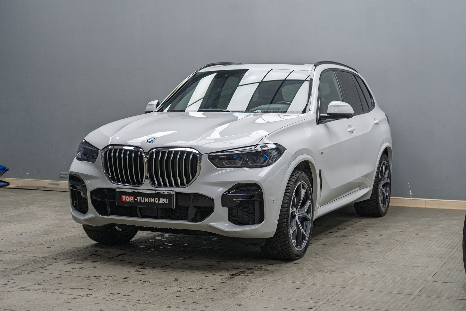 110793 Монтаж силовых порогов-ступеней для BMW X5 G05 Монтаж силовых порогов-ступеней для BMW X5 G05