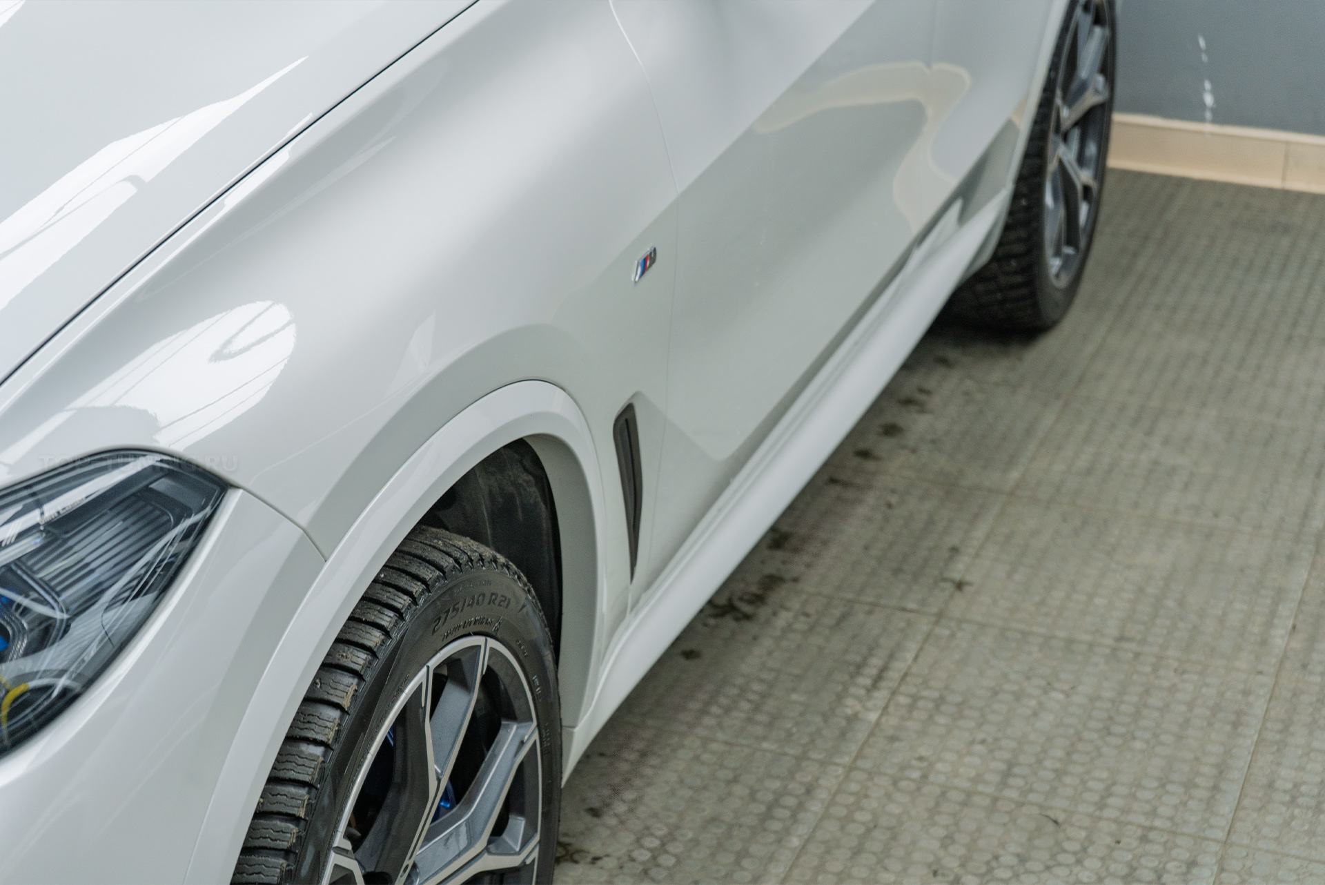 110793 Монтаж силовых порогов-ступеней для BMW X5 G05 Монтаж силовых порогов-ступеней для BMW X5 G05