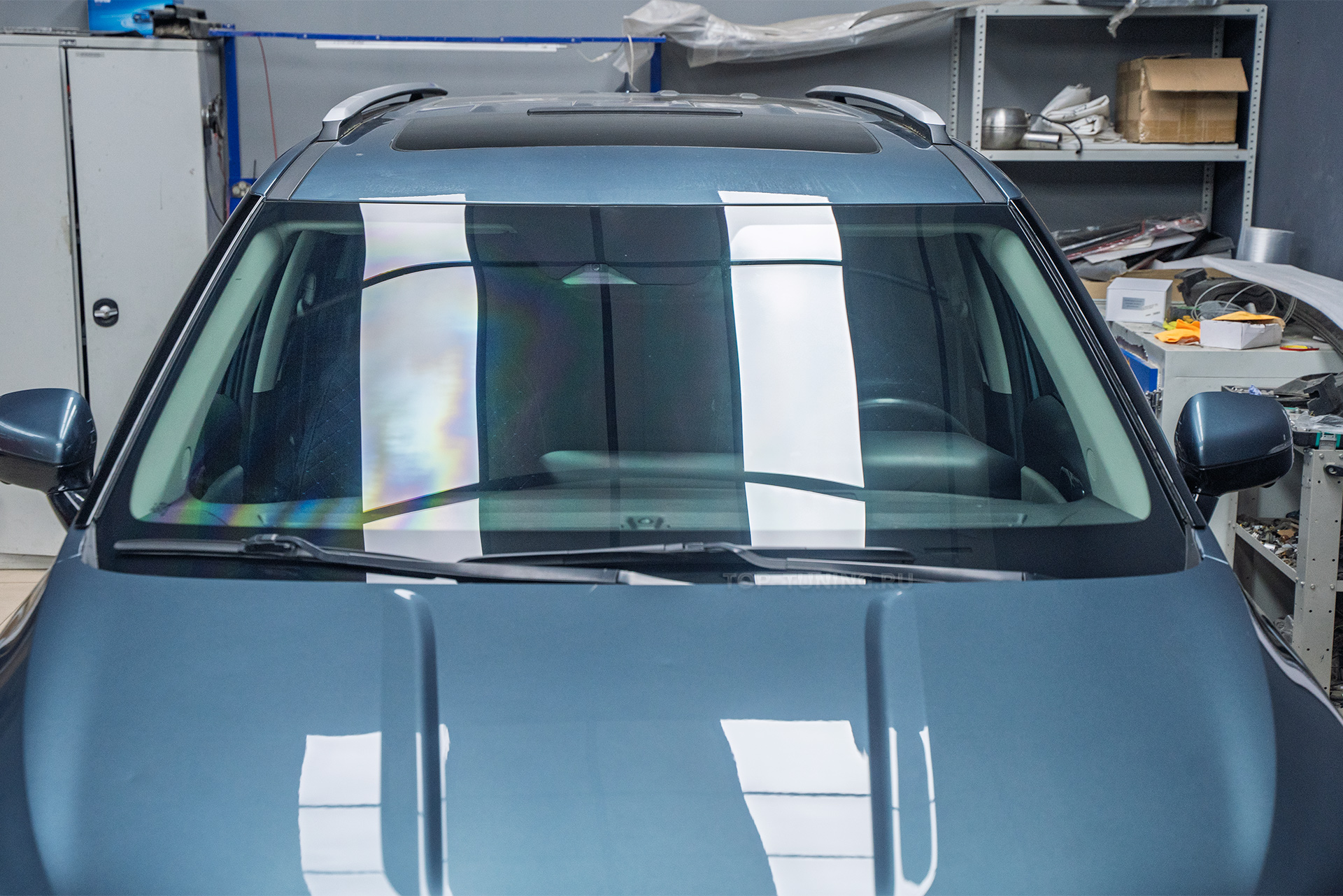 110794 Оклейка лобового стекла Kia Carnival 2020 против сколов и царапин