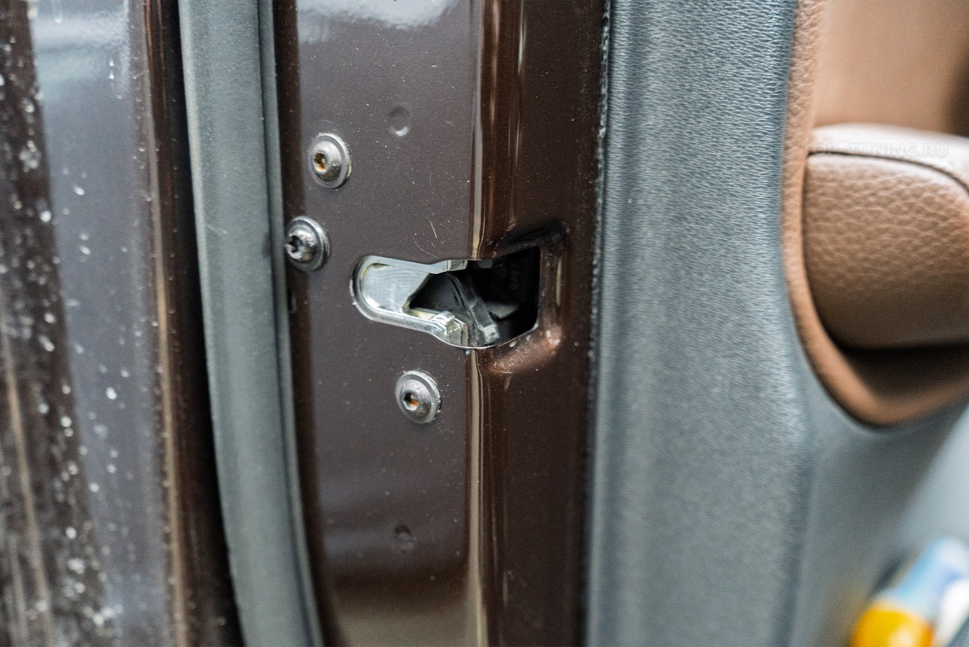 110826 Бесшумные доводчики дверей Smart Lock &ndash; монтаж в 4 двери Volvo XC90 2019-2024