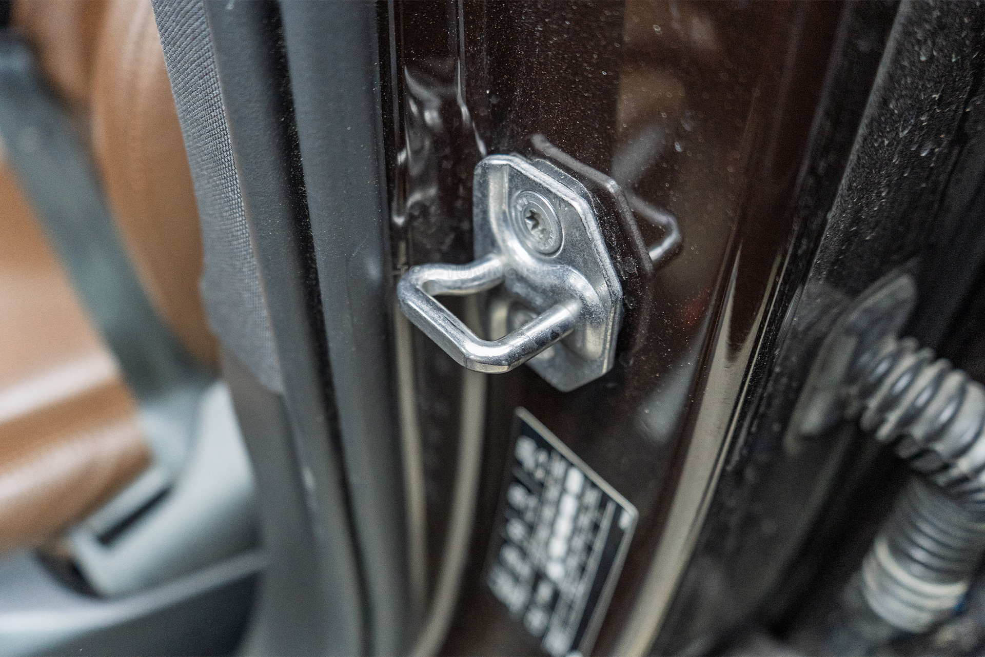 Бесшумные доводчики дверей Smart Lock &ndash; монтаж в 4 двери Volvo XC90 2019-2024