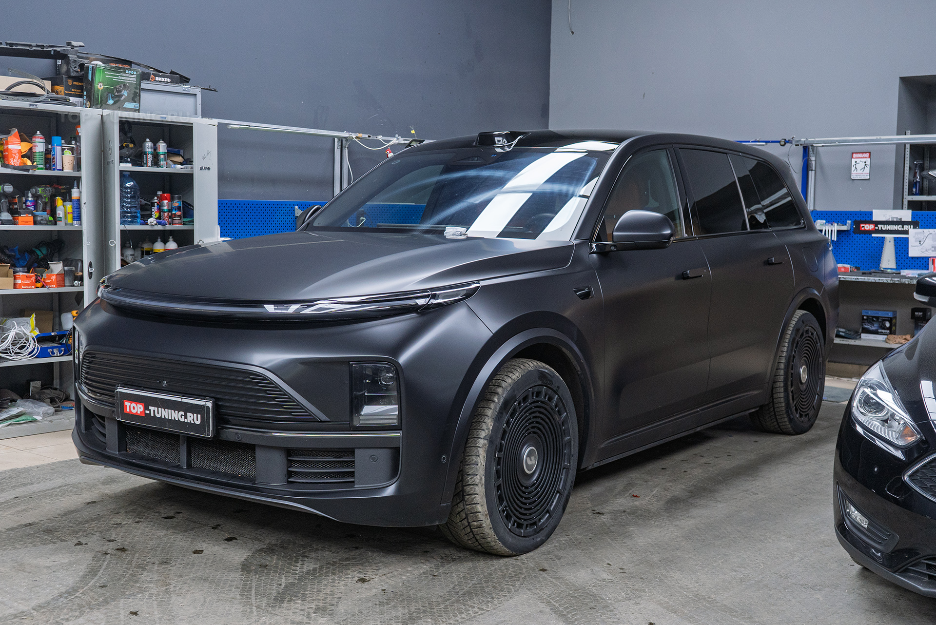 110834 Защита лобового стекла Lixiang L9 пленкой RAYNO Защита лобового стекла Lixiang L9 пленкой RAYNO