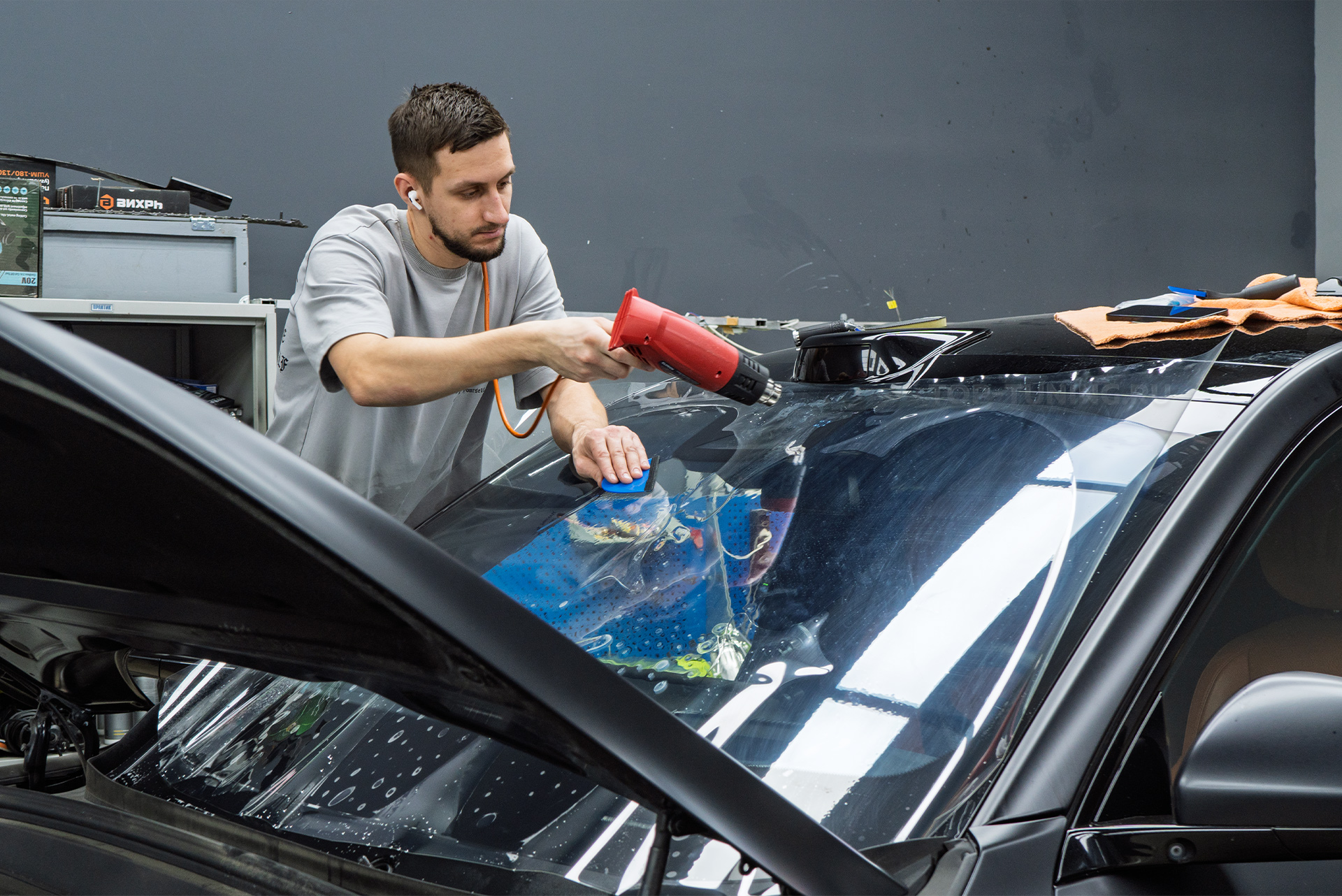 Защита лобового стекла Lixiang L9 пленкой RAYNO 110834 Защита лобового стекла Lixiang L9 пленкой RAYNO