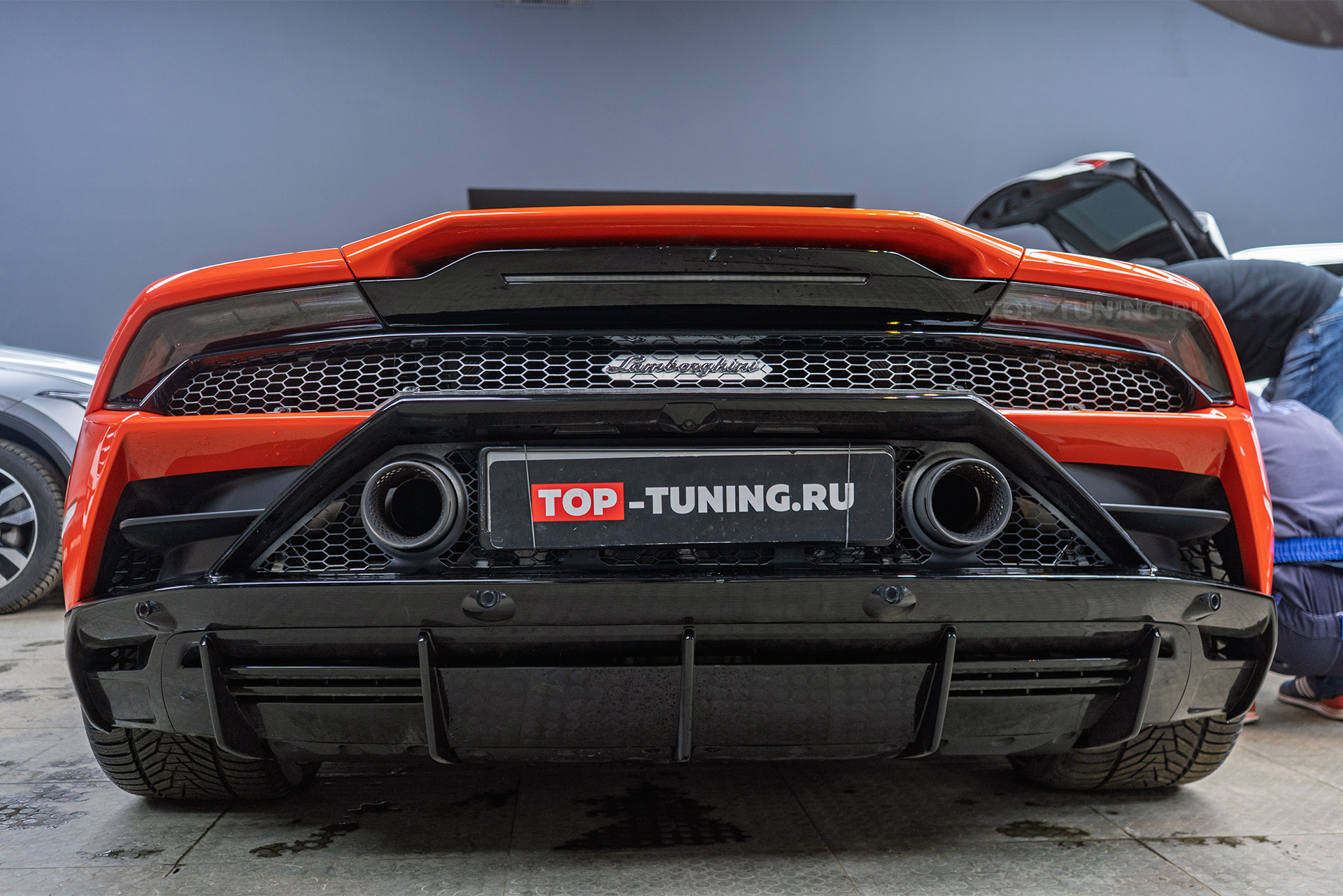 110842 Оклейка Lamborghini Huracan 2024 ливреей – реклама на авто Оклейка Lamborghini Huracan 2024 ливреей – реклама на авто в Топ Тюнинг Москва