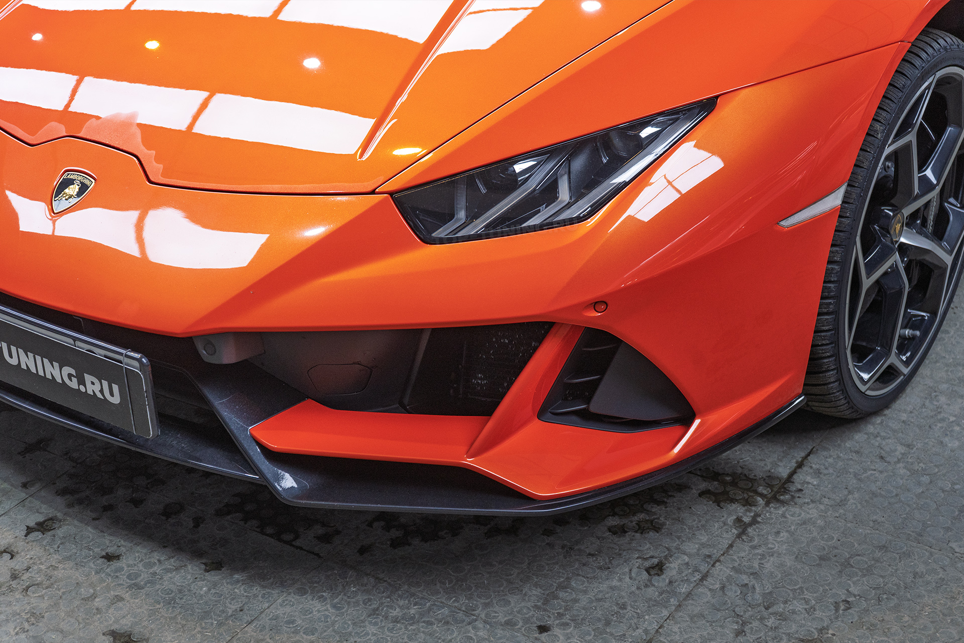 Оклейка Lamborghini Huracan 2024 ливреей – реклама на авто в Топ Тюнинг Москва 110842 Оклейка Lamborghini Huracan 2024 ливреей – реклама на авто