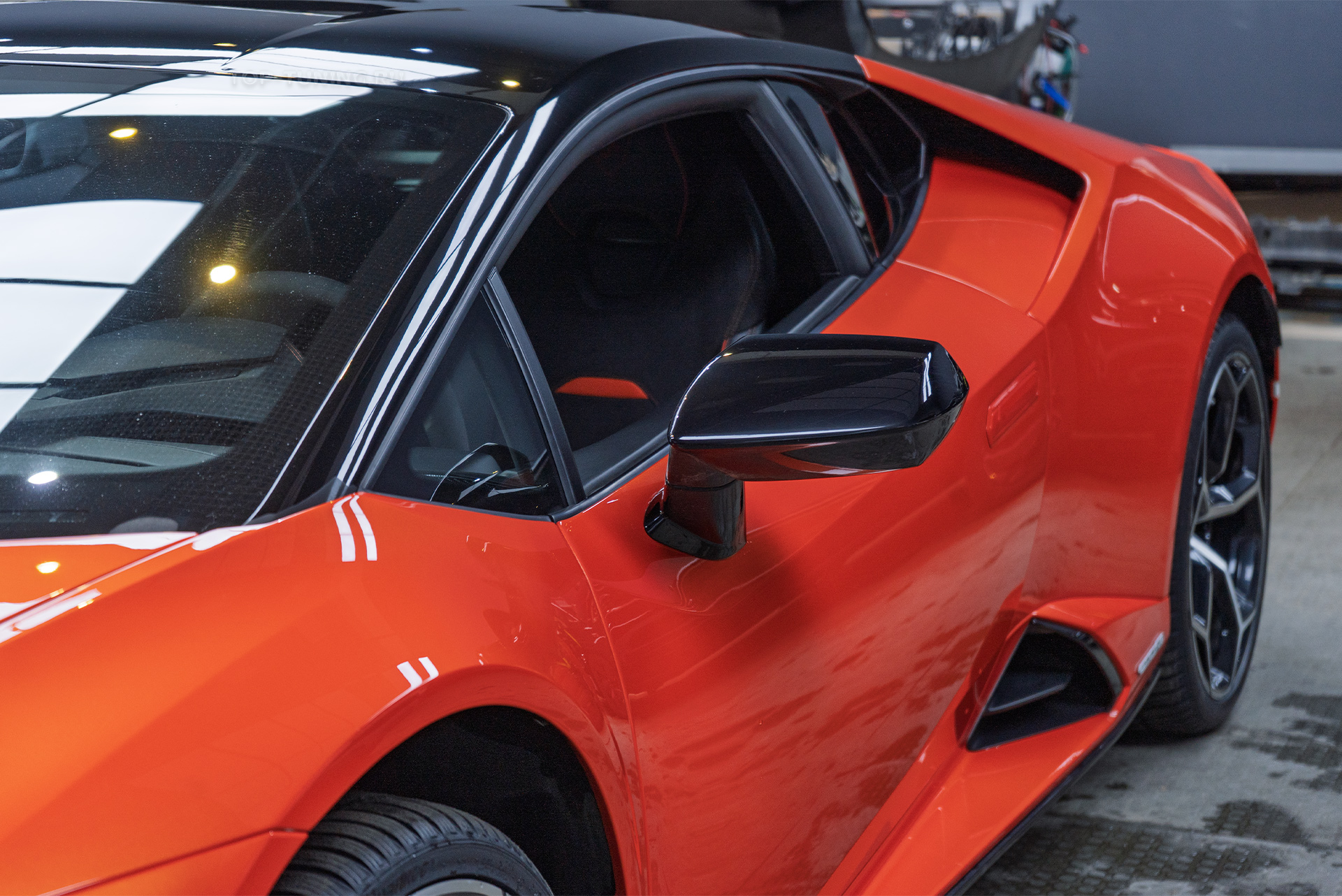 Оклейка Lamborghini Huracan 2024 ливреей – реклама на авто в Топ Тюнинг Москва 110842 Оклейка Lamborghini Huracan 2024 ливреей – реклама на авто