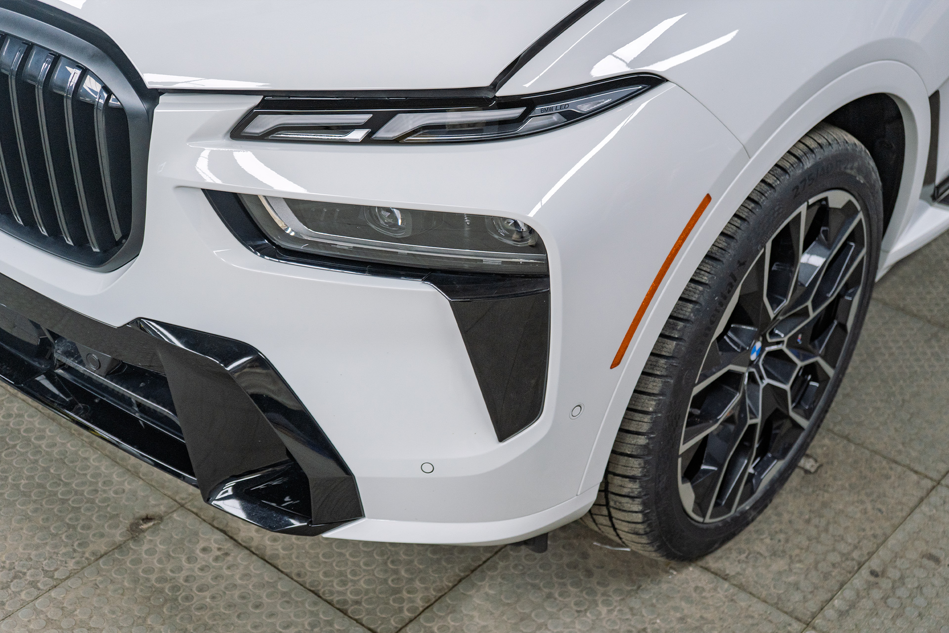 110874 Защита зоны риска + виброизоляция дверей и арок для BMW X7 G07 2022+