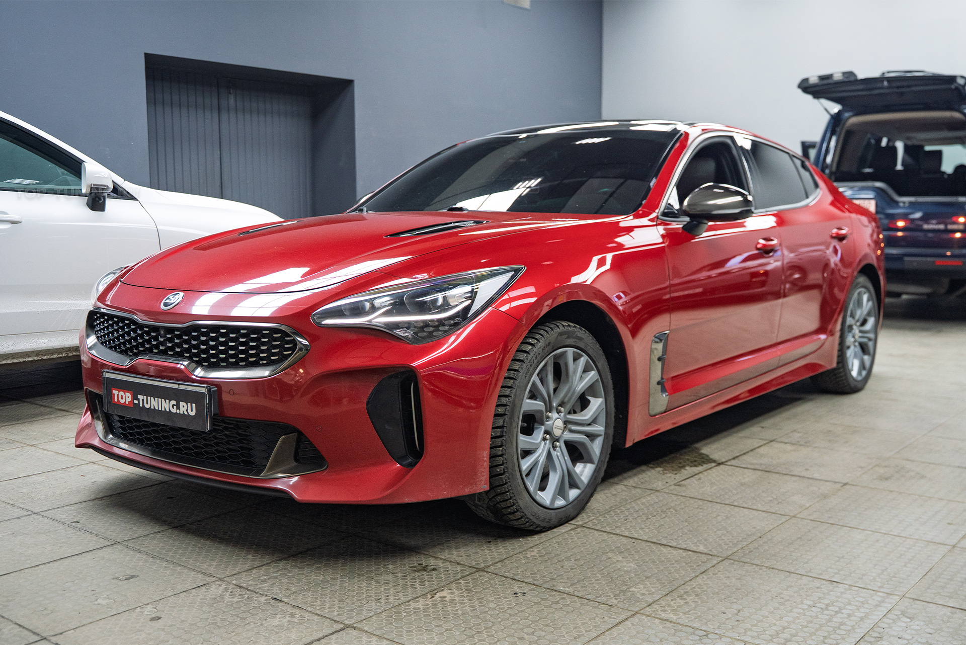 Установка системы электронного выхлопа THOR 2.0 + ECHO для Kia Stniger 