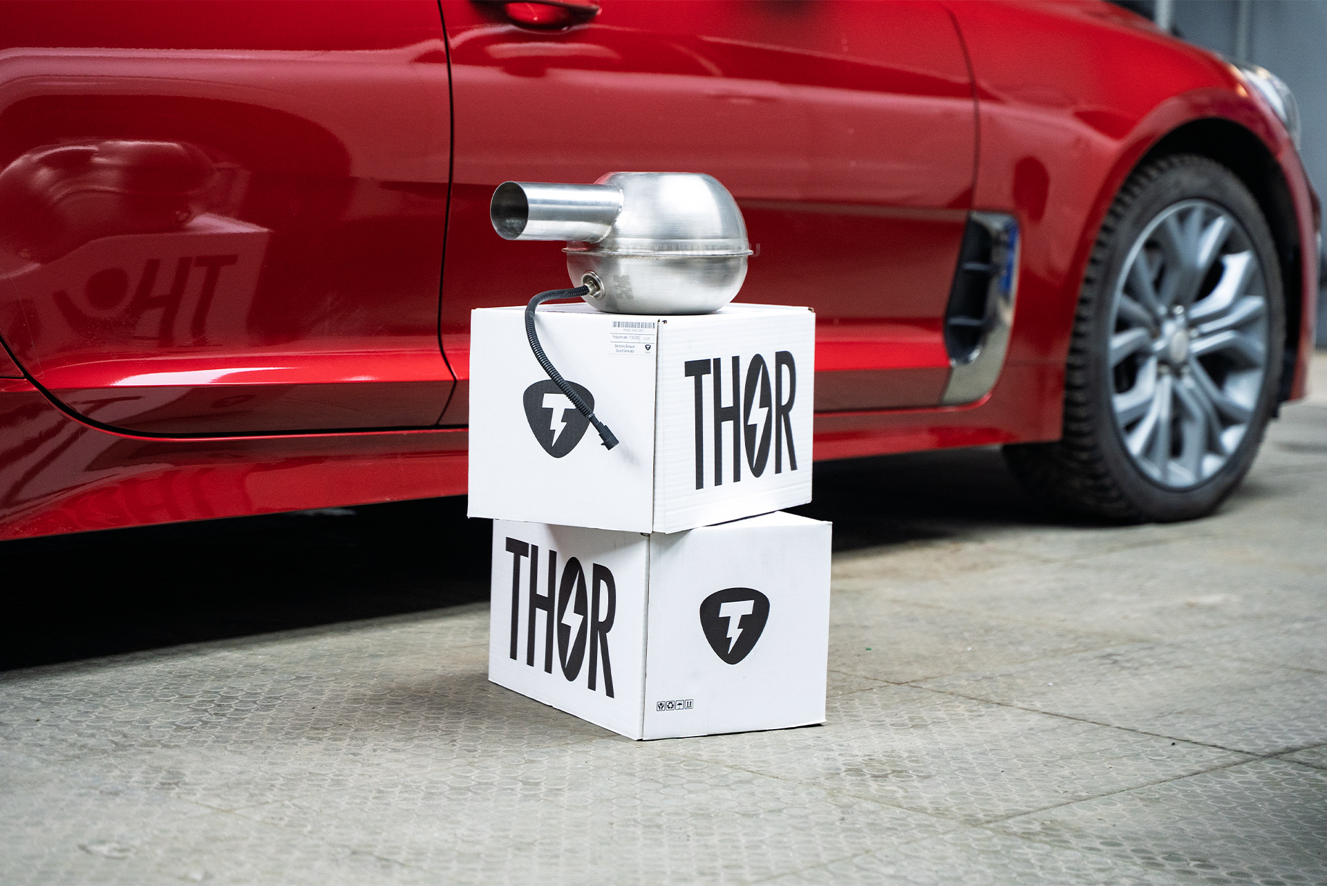 Установка системы электронного выхлопа THOR 2.0 + ECHO для Kia Stniger 