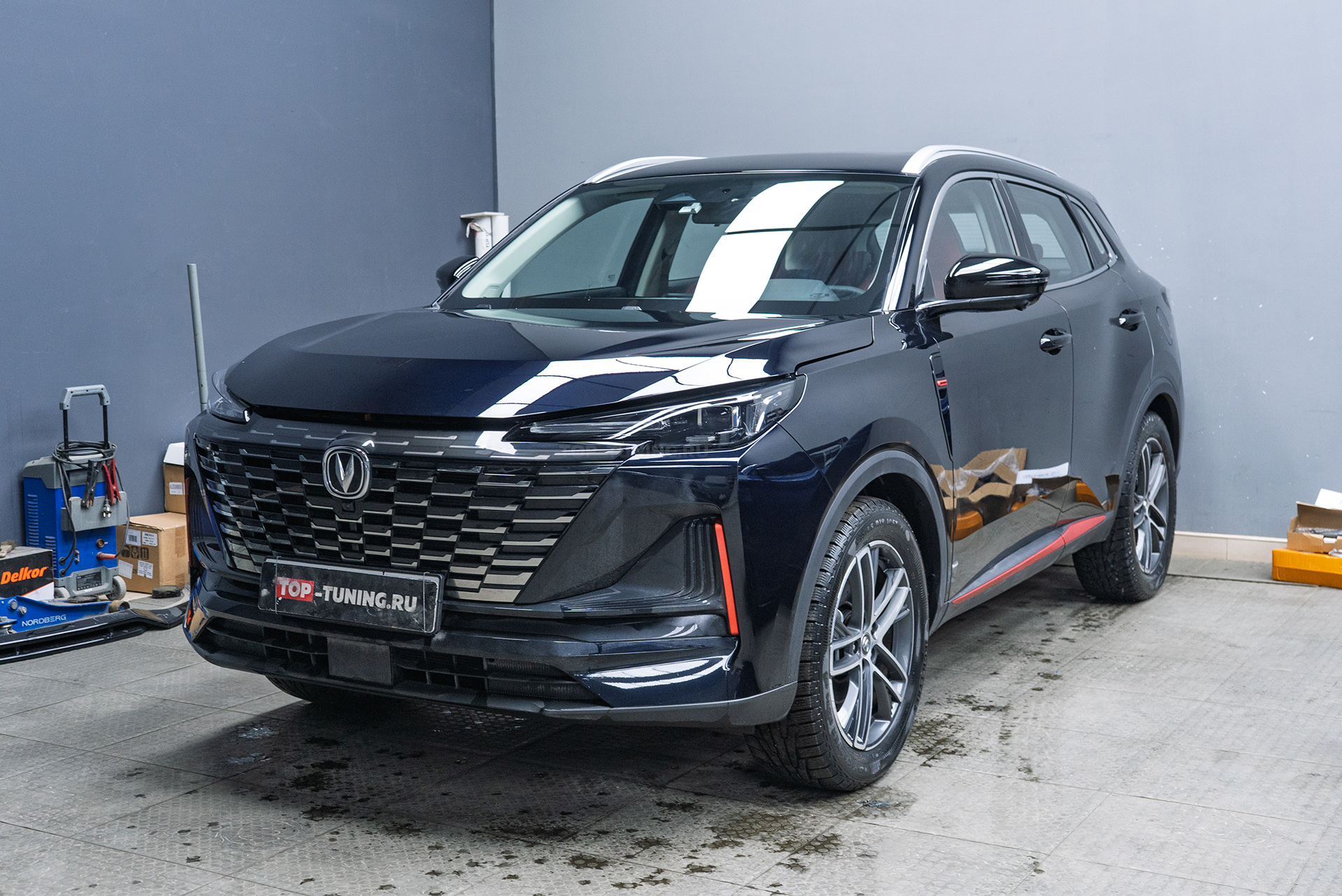 Оклейка зоны риска + тонировка задней полусферы Changan UNI-S 