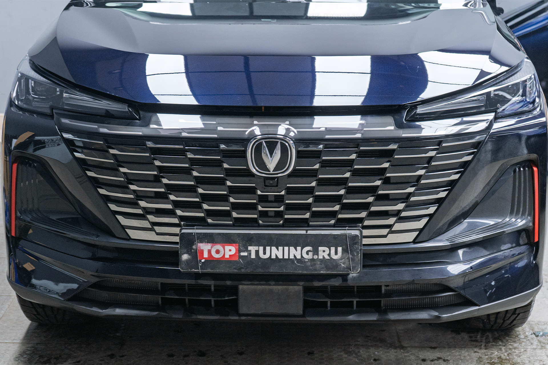 110884 Оклейка зоны риска + тонировка задней полусферы Changan UNI-S