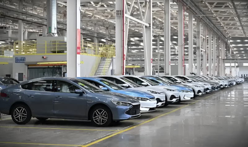 В 2026 году Китай введет первый в мире обязательный стандарт энергопотребления электромобилей, ограничив потребление двухтонных моделей 15,1 кВт*ч на 100 км