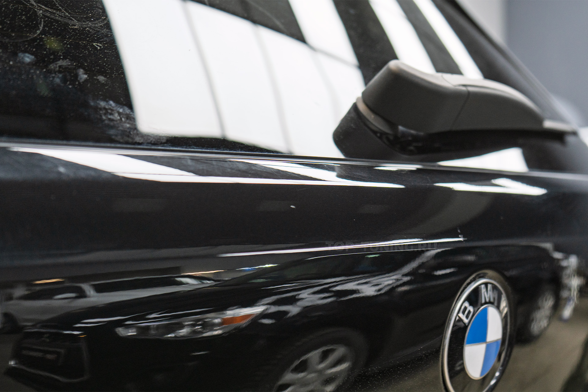 Удаление вмятин PDR на кузове Mitsubishi Outlander и BMW X5 G05