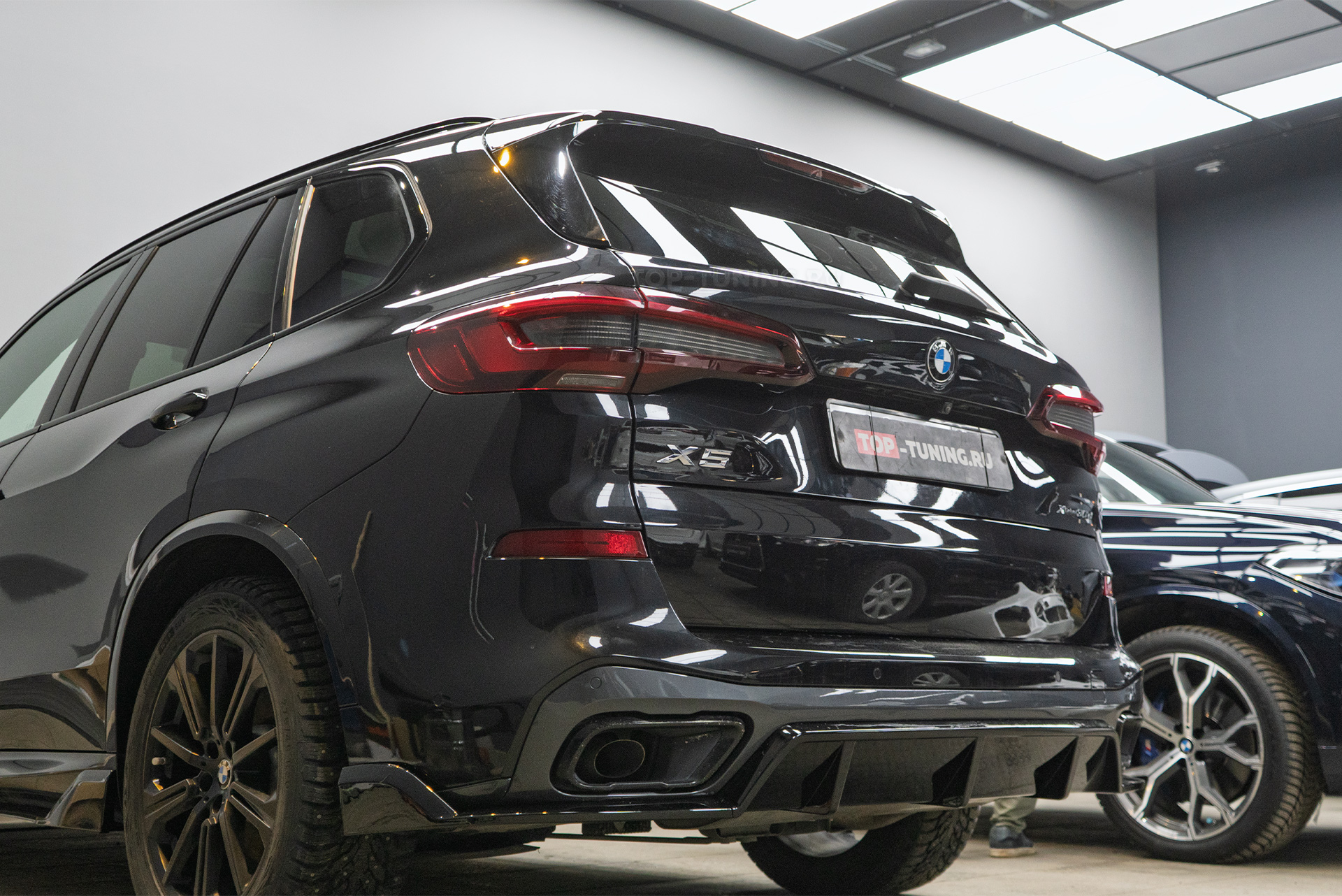 110898 Удаление вмятин PDR на кузове Mitsubishi Outlander и BMW X5 G05