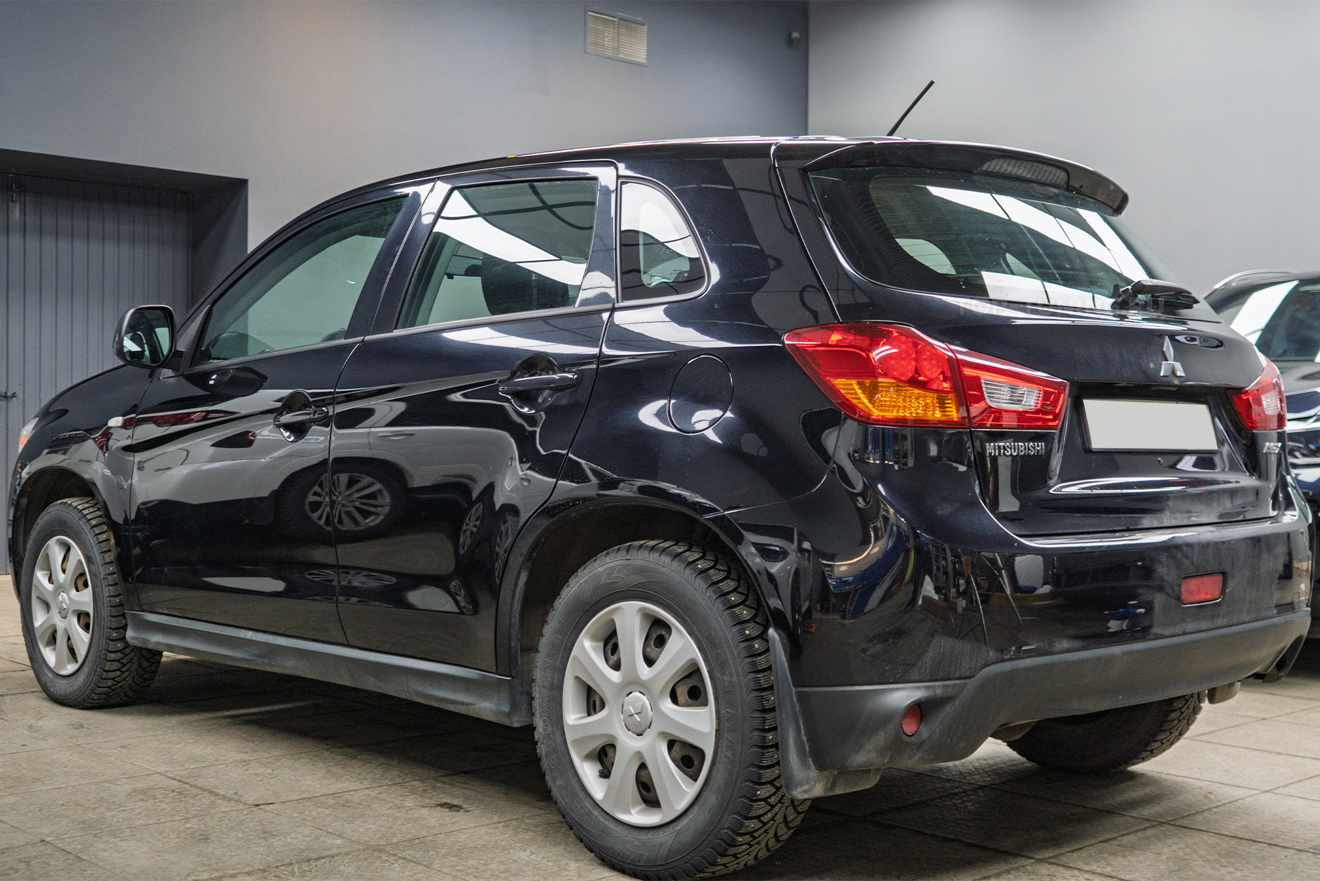 110898 Удаление вмятин PDR на кузове Mitsubishi Outlander и BMW X5 G05