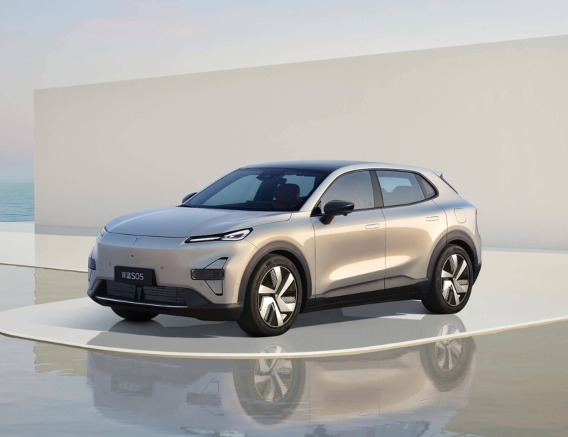 Полностью электрический внедорожник Deepal S05, произведенный на заводе Changan в Таиланде, экспортируется в Европу