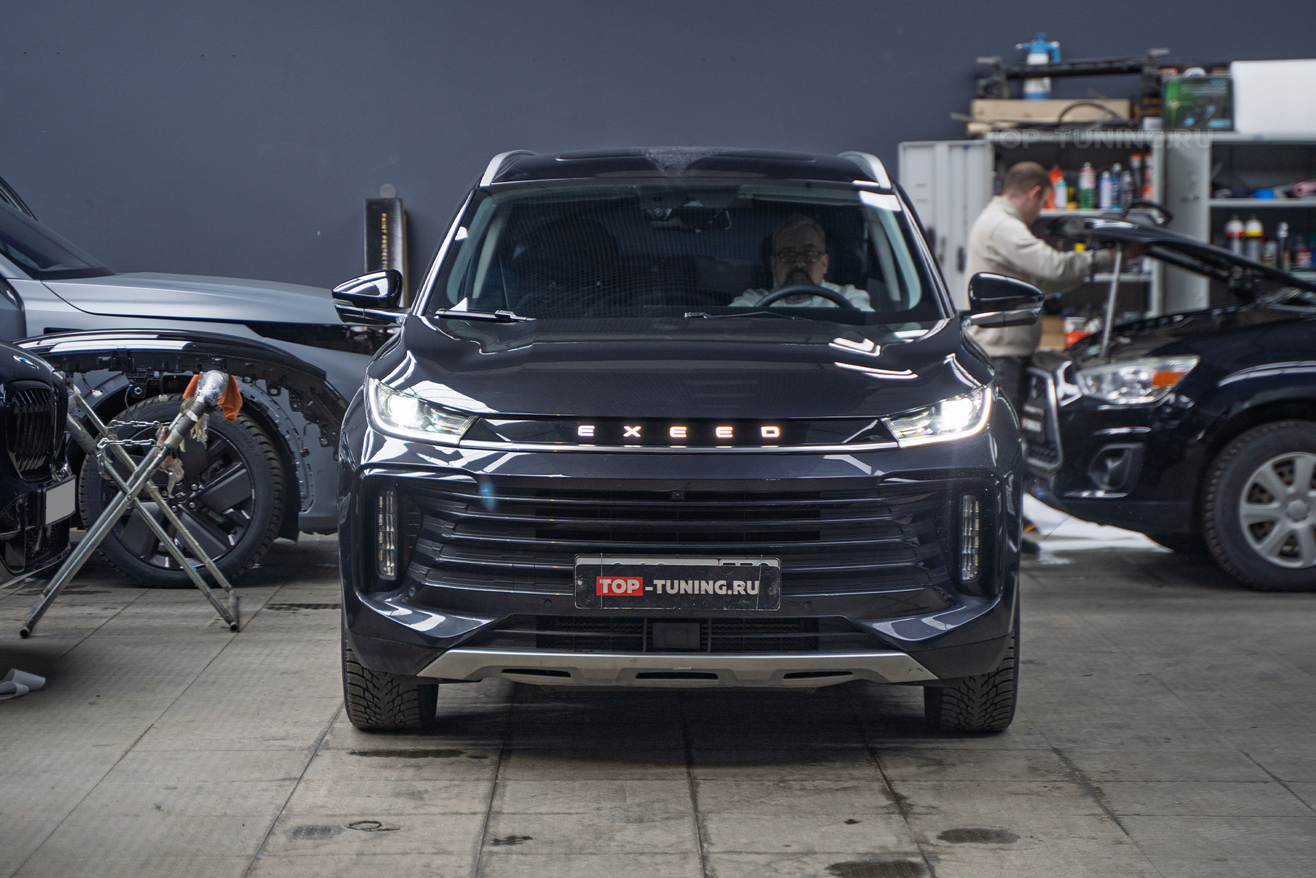 110906 Тюнинг фар Exeed TXL рестайлинг &ndash; установка ярких линз Night Assistant