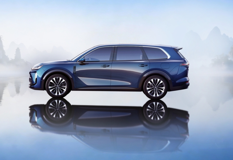 Huawei и SGMW представили флагманский гибридный внедорожник Baojun Huajing S plug-in