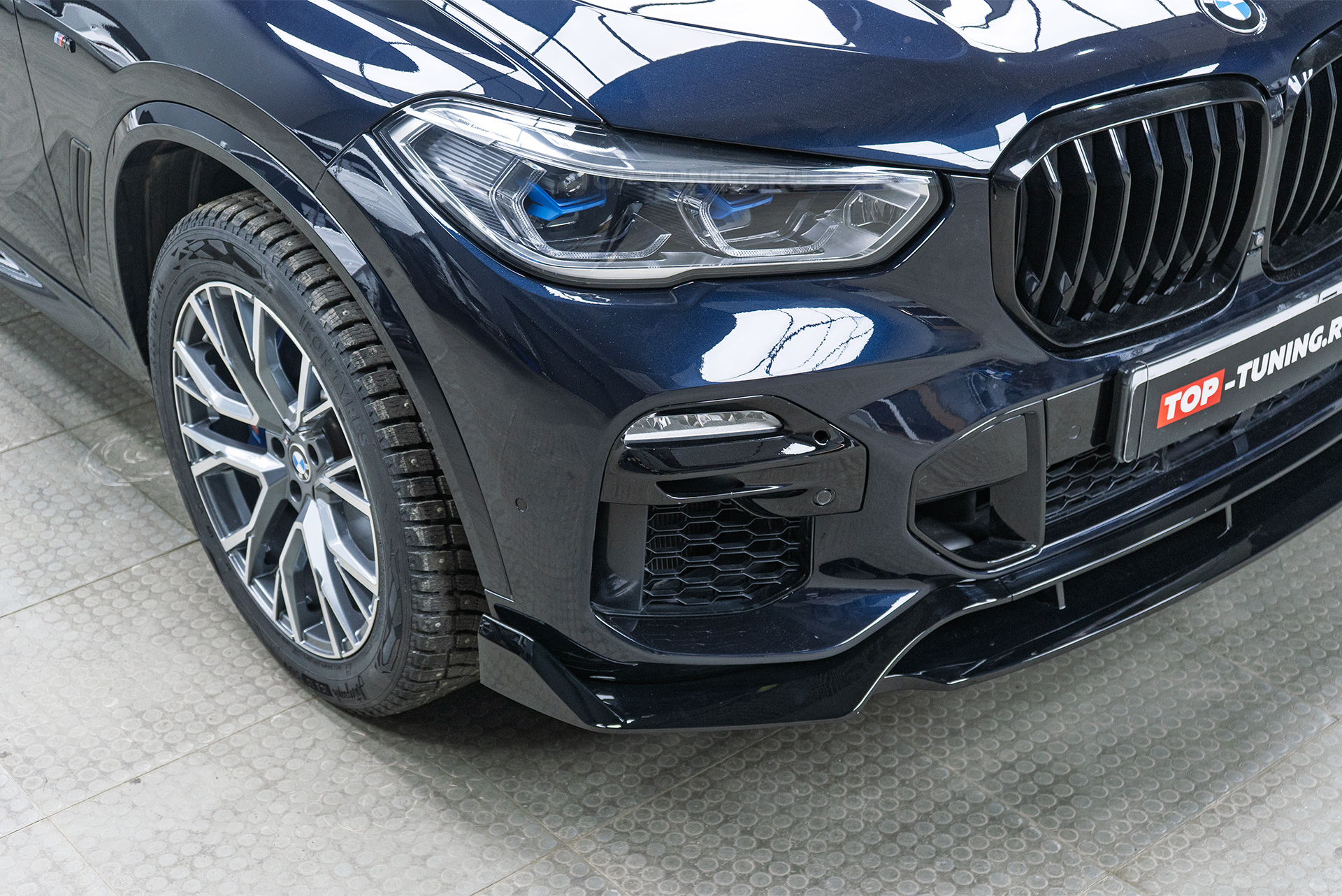 Установка спортивного обвеса PRO GT II для BMW X5 G05 110914 Установка спортивного обвеса PRO GT II для BMW X5 G05