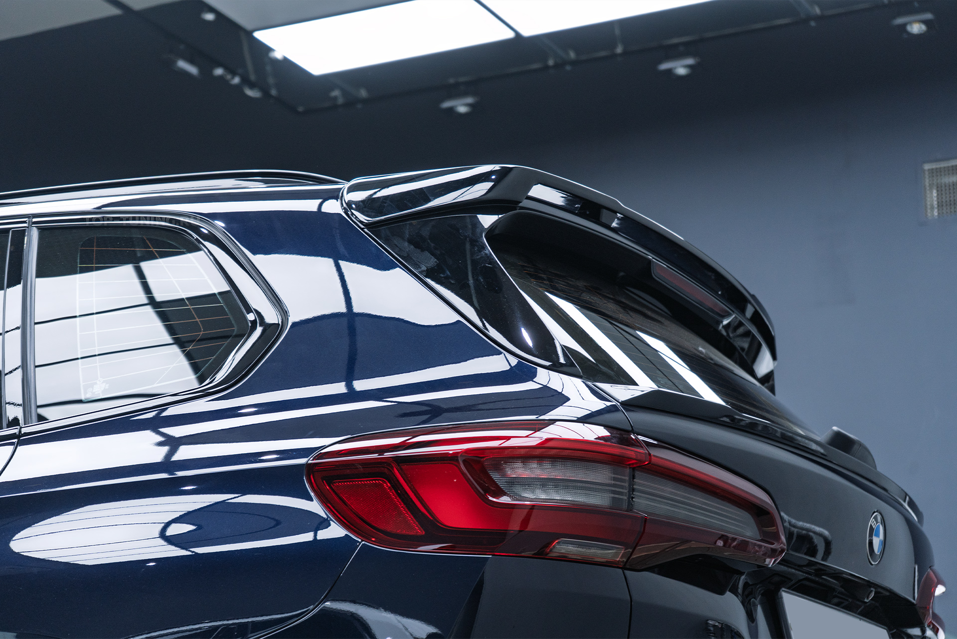 110914 Установка спортивного обвеса PRO GT II для BMW X5 G05 Установка спортивного обвеса PRO GT II для BMW X5 G05